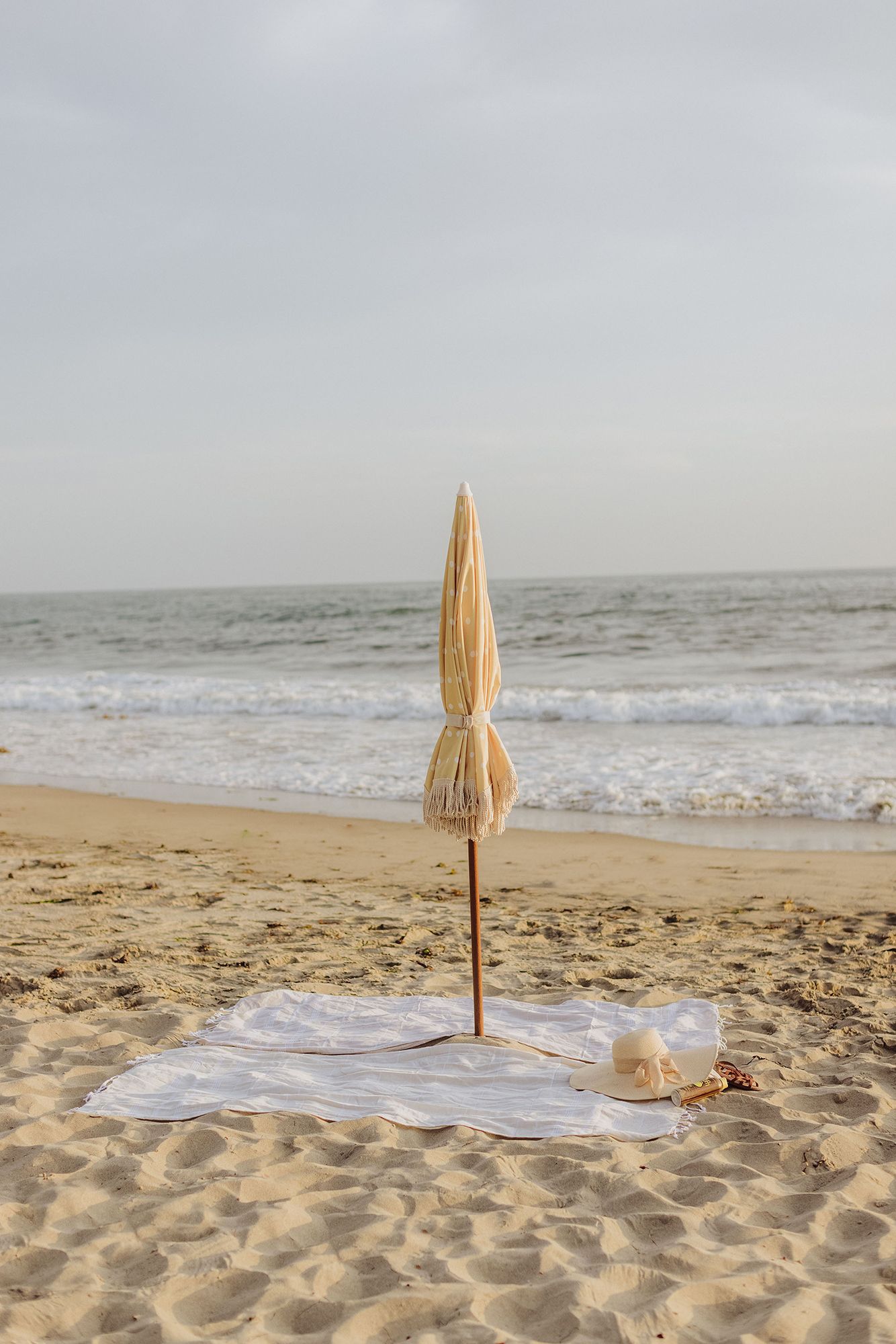 Picnic Time 6.5 Ft. Portable Beach Umbrella product image