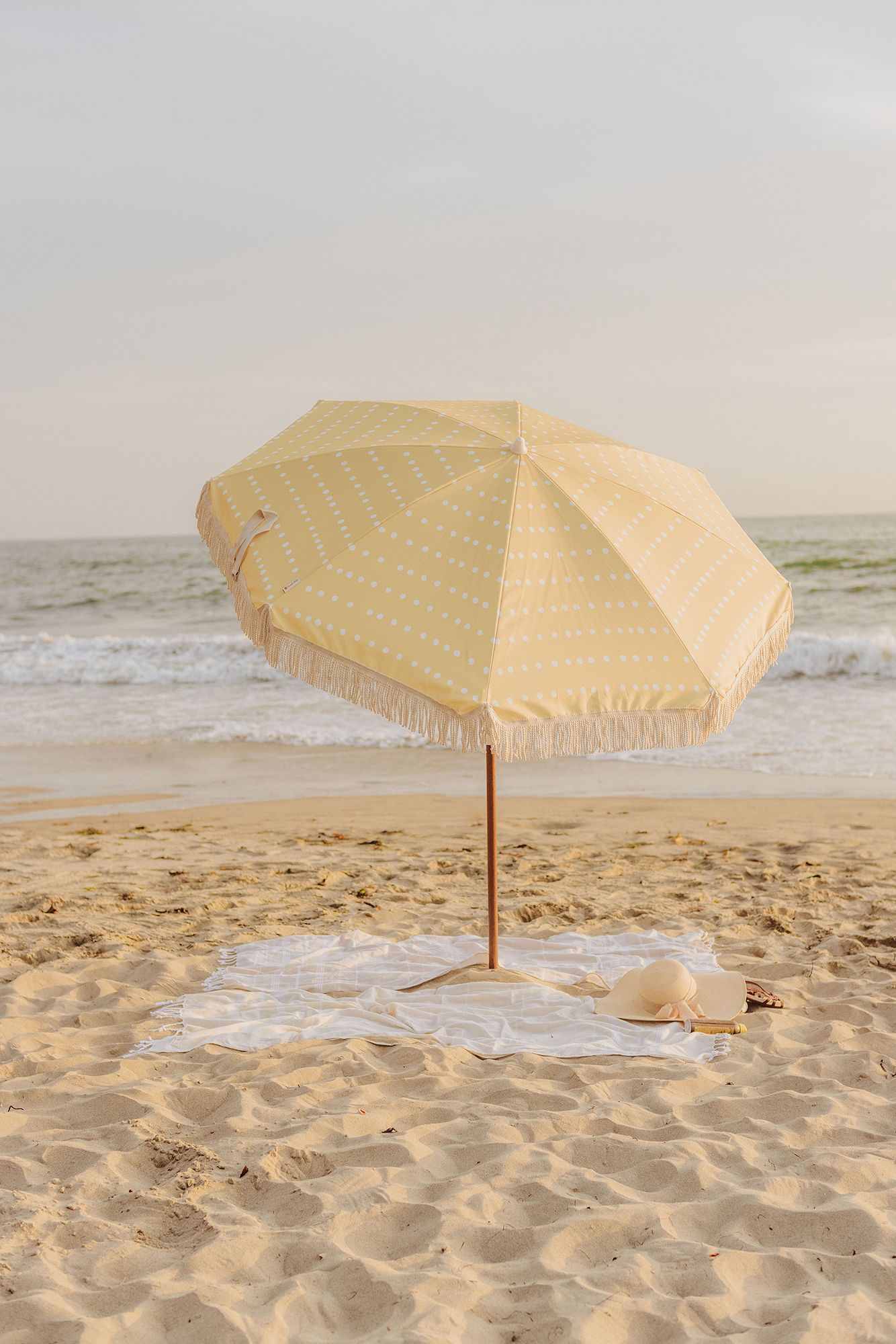 Picnic Time 6.5 Ft. Portable Beach Umbrella product image