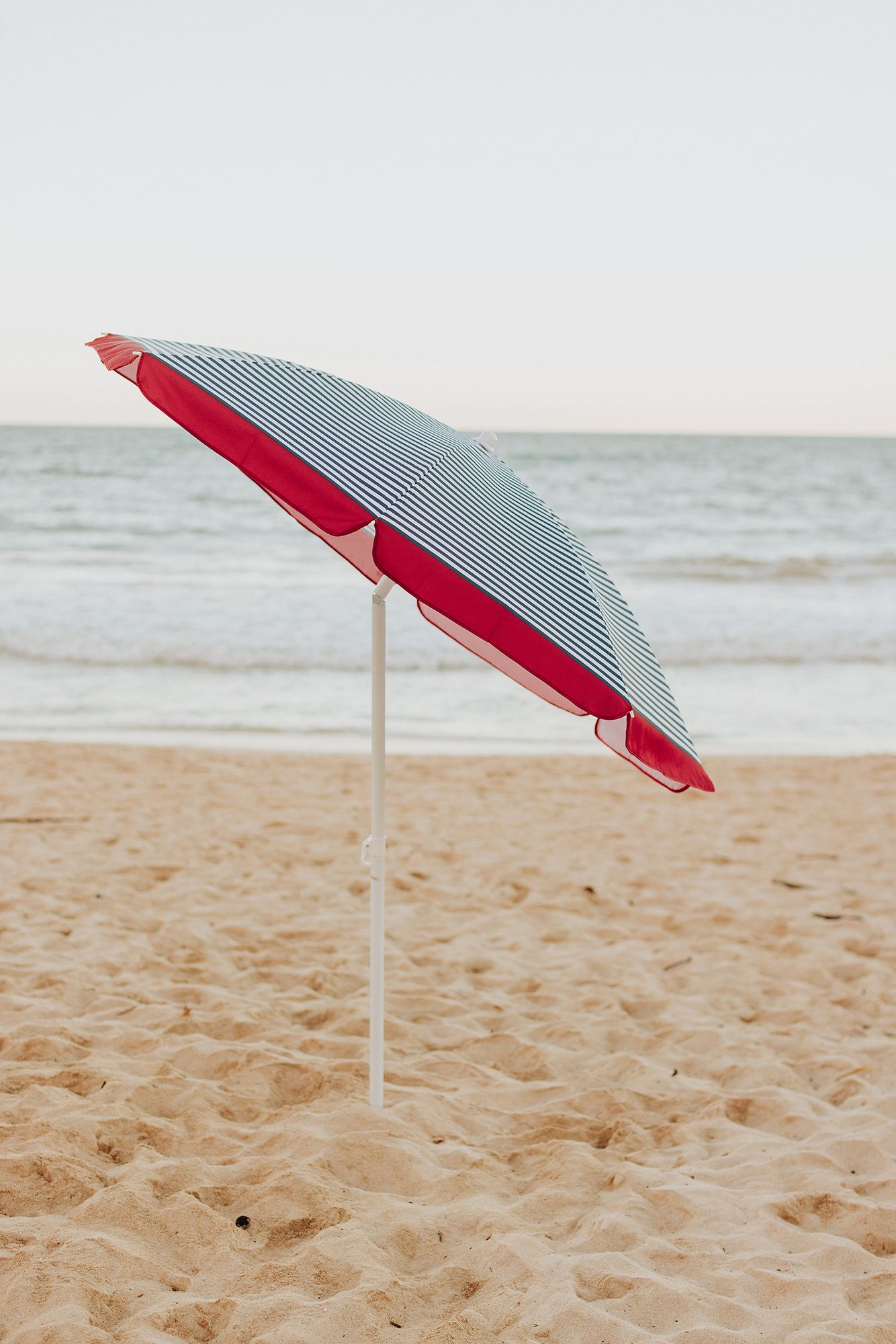 Picnic Time 5.5 Ft. Portable Beach Umbrella product image