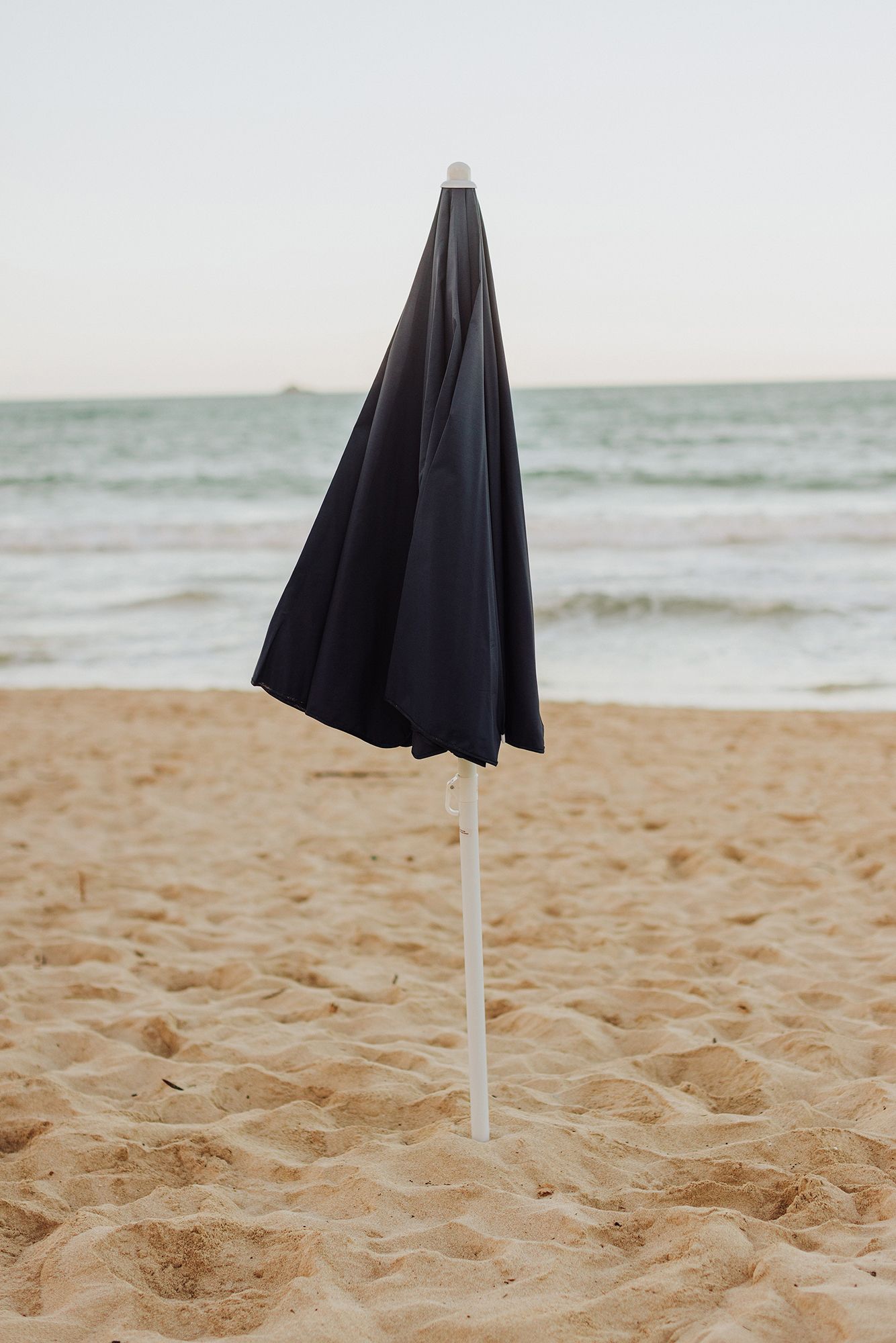 Picnic Time 5.5 Ft. Portable Beach Umbrella product image