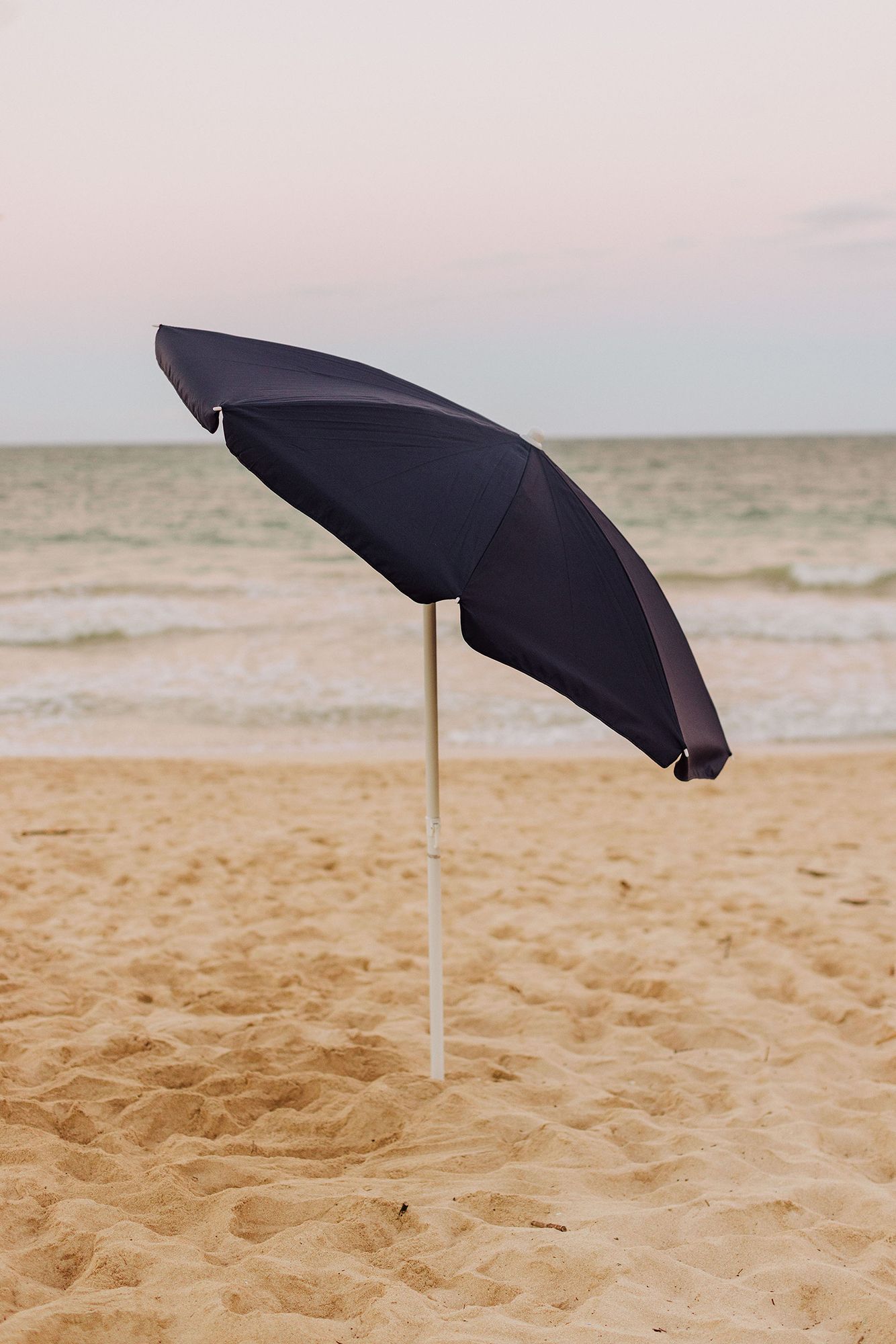 Picnic Time 5.5 Ft. Portable Beach Umbrella product image