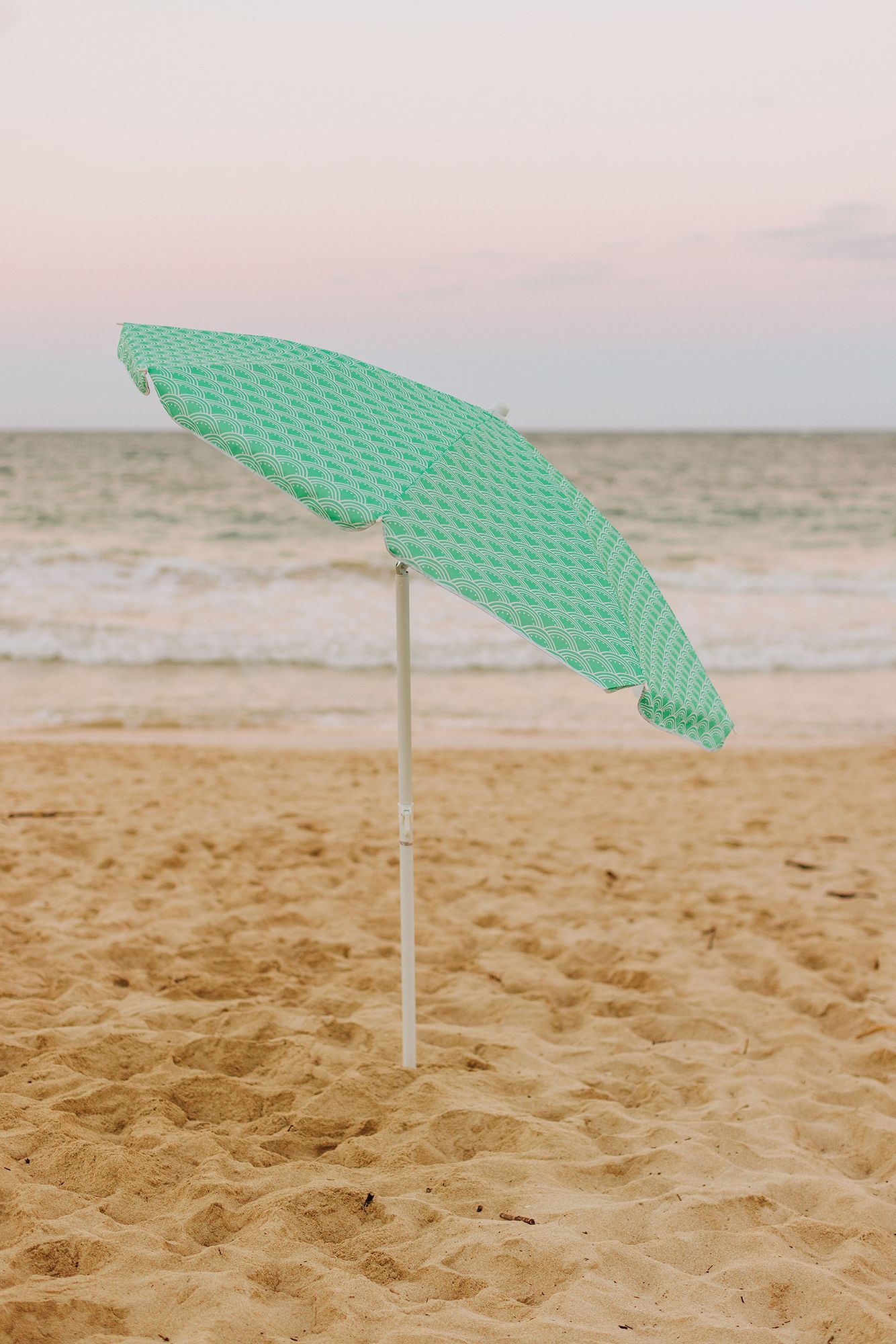 Picnic Time 5.5 Ft. Portable Beach Umbrella product image