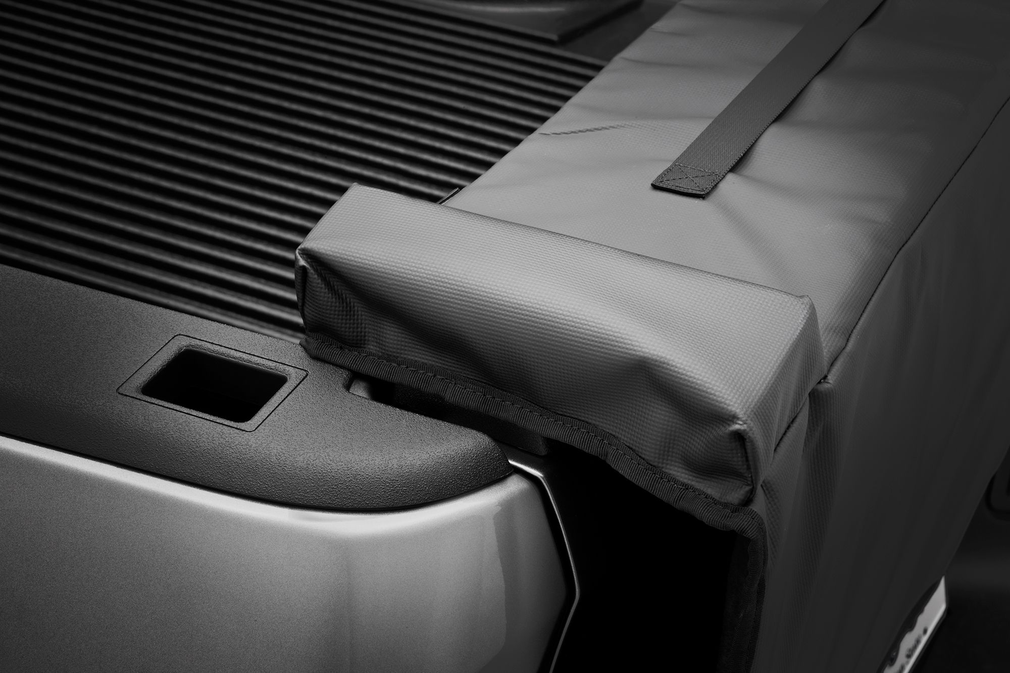 Thule GateMate Pro L Trunk Bed Bike Rack product image