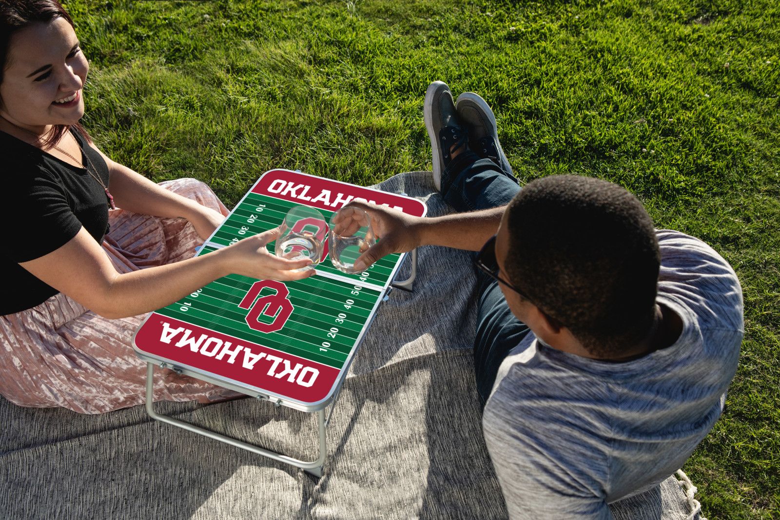 Picnic Time Oklahoma Sooners Folding Mini Table product image