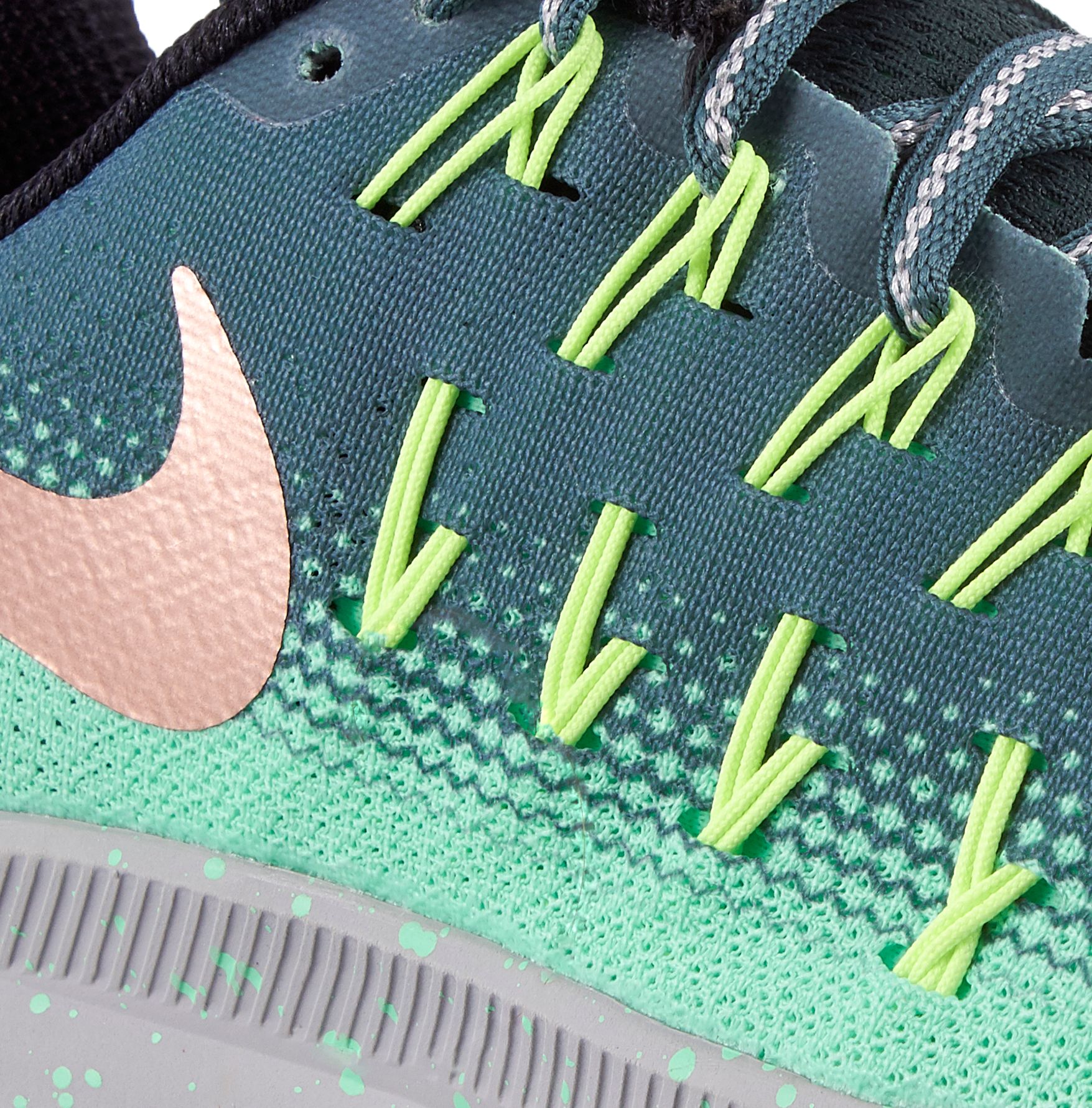 Nike Women's Zoom Pegasus 33 Shield Running Shoes product image