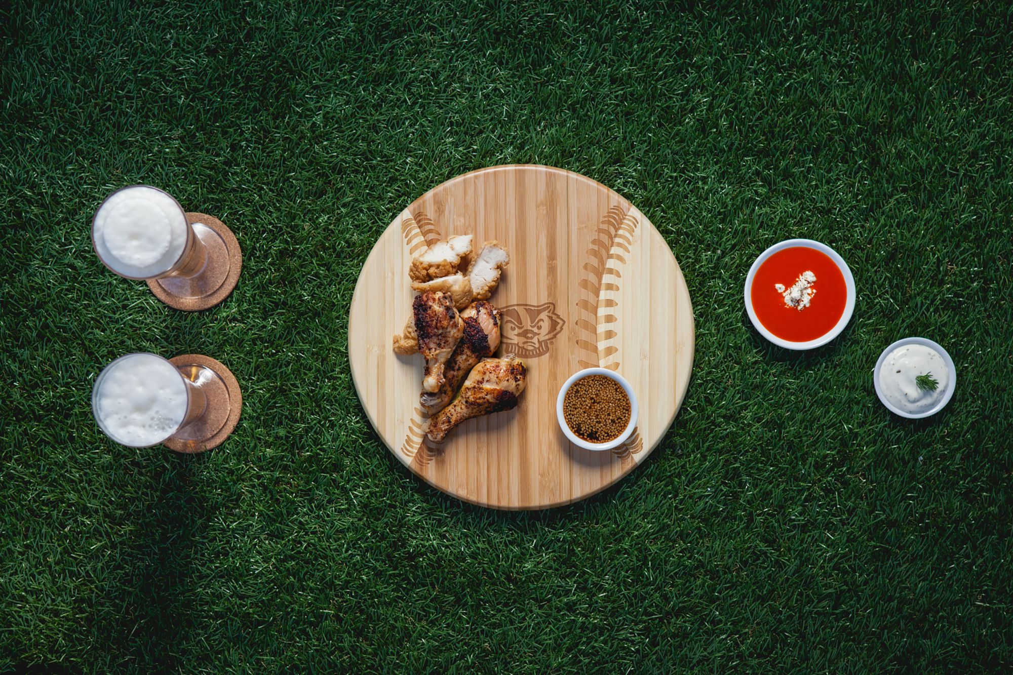 Picnic Time Wisconsin Badgers Home Run Baseball Serving Tray product image