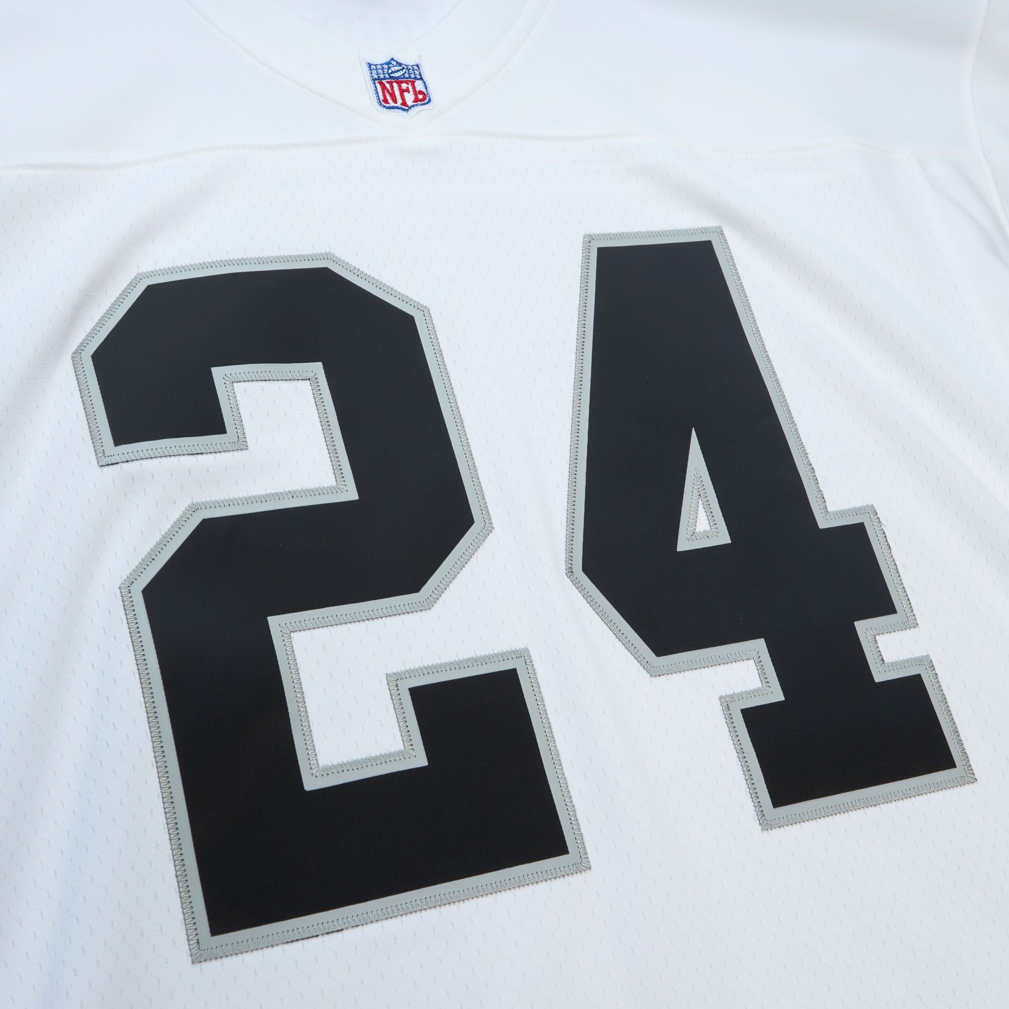 lynch 24 raiders jersey