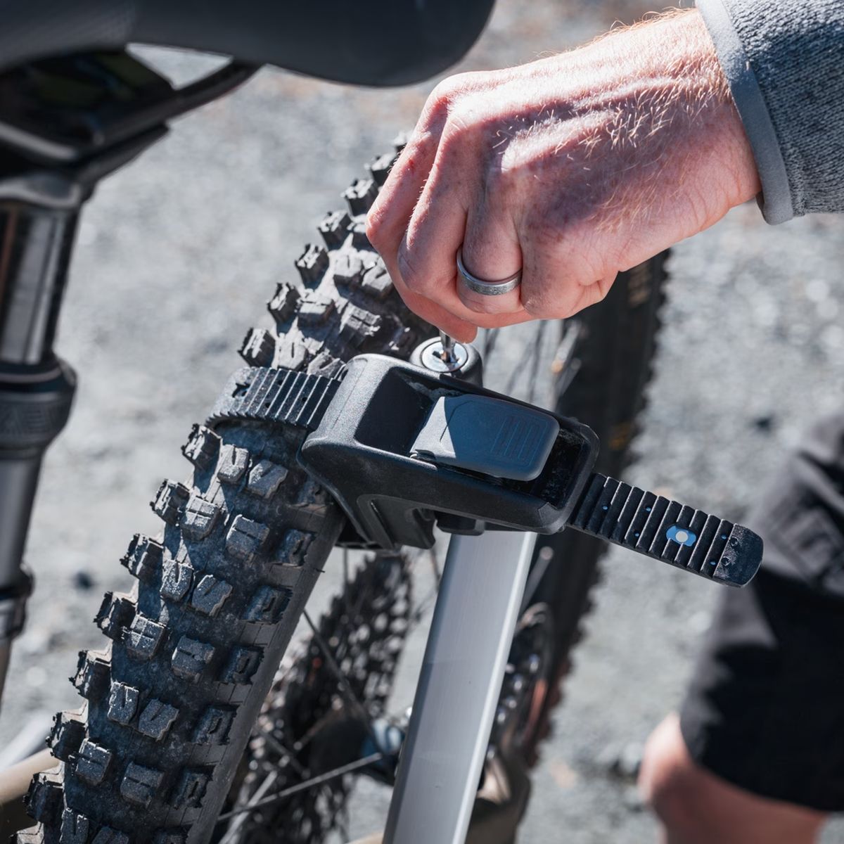 Thule Vero 2" 2-Bike Hitch Platform Bike Rack product image