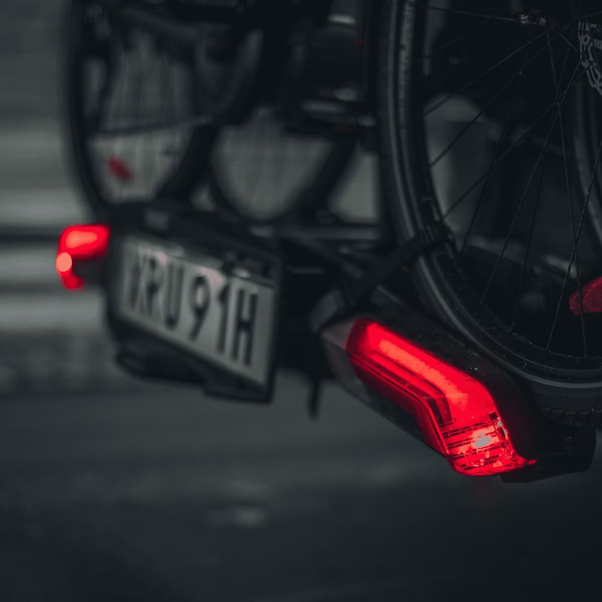 Thule Epos 3-Bike Hitch Bike Rack with Lights product image