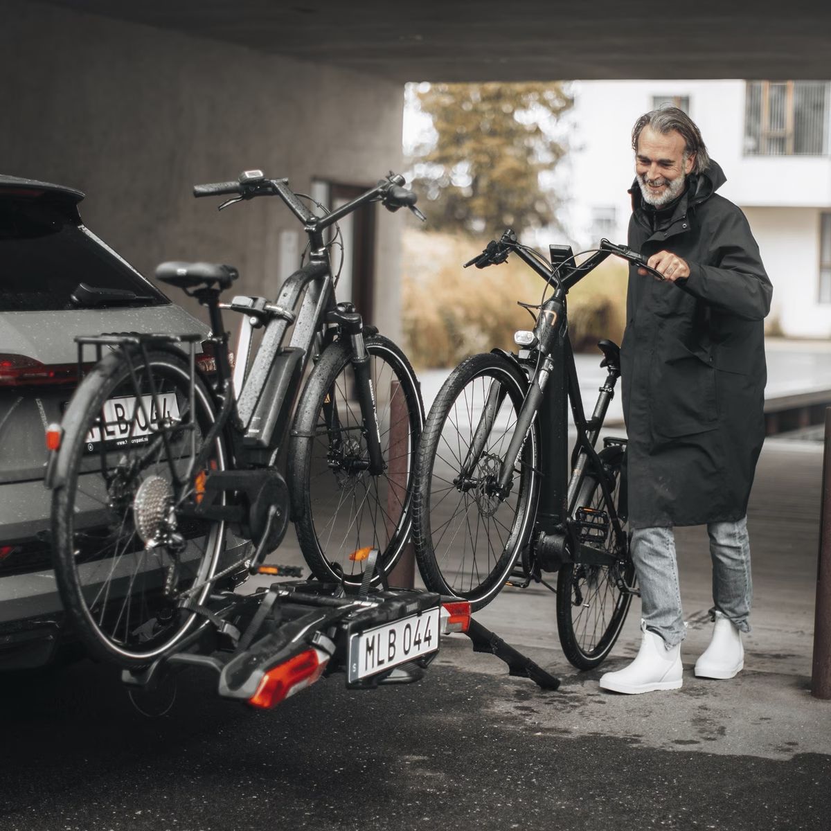 Thule Epos 3-Bike Hitch Bike Rack with Lights product image