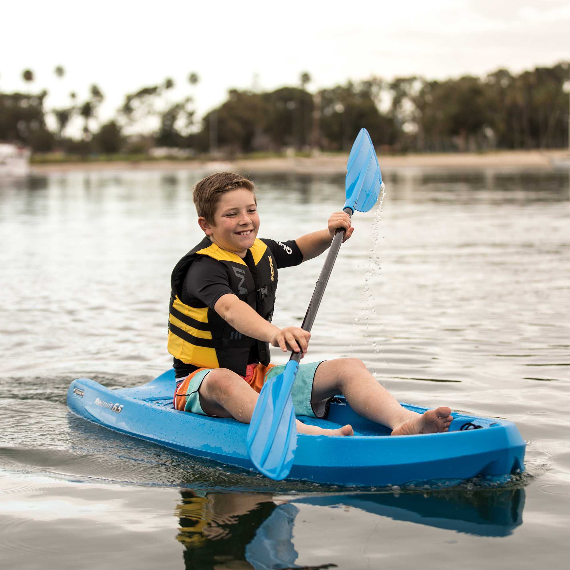 Lifetime Youth Recruit Kayak and Paddle Package product image