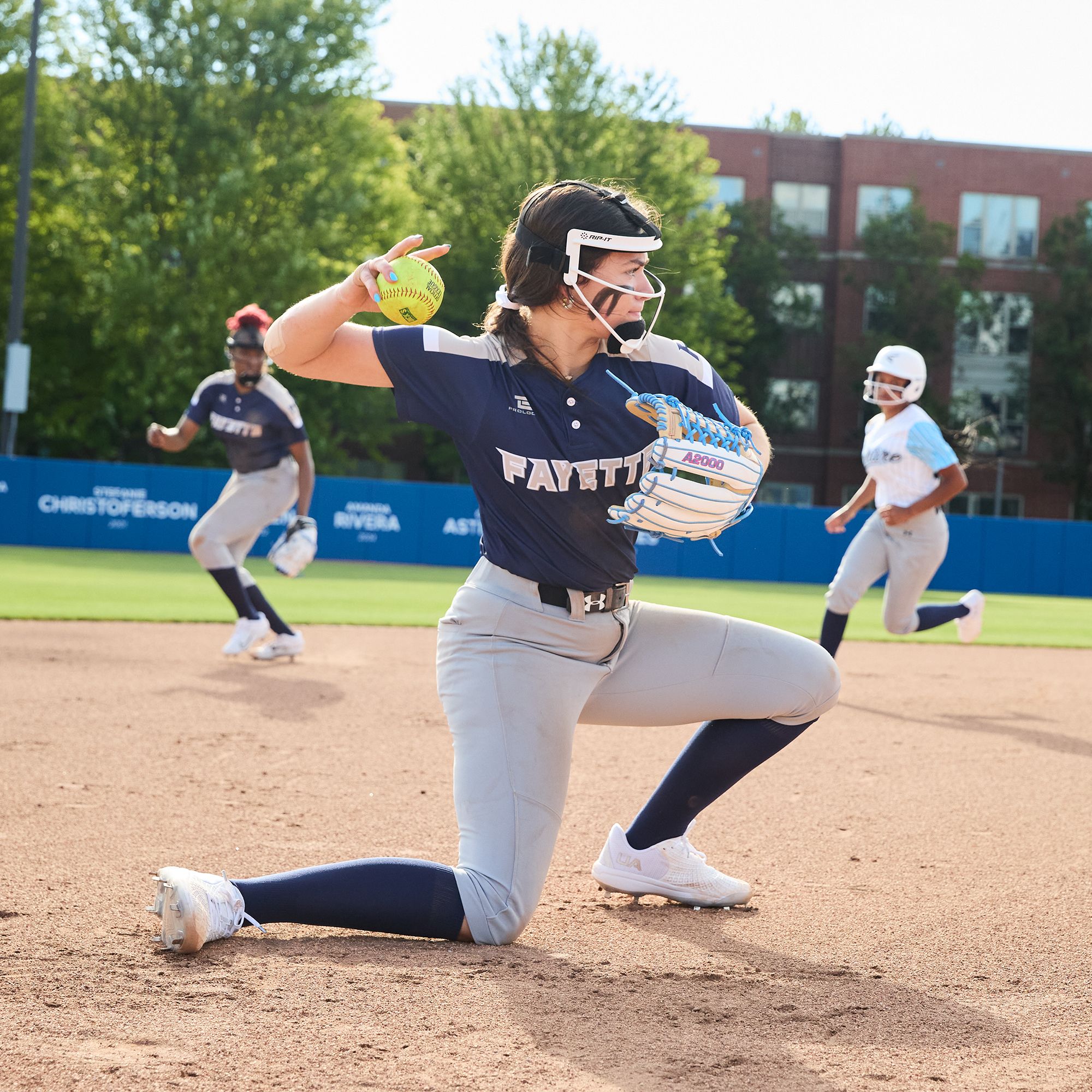 Under Armour Women's Glyde 2.0 MT Metal Fastpitch Softball Cleats product image