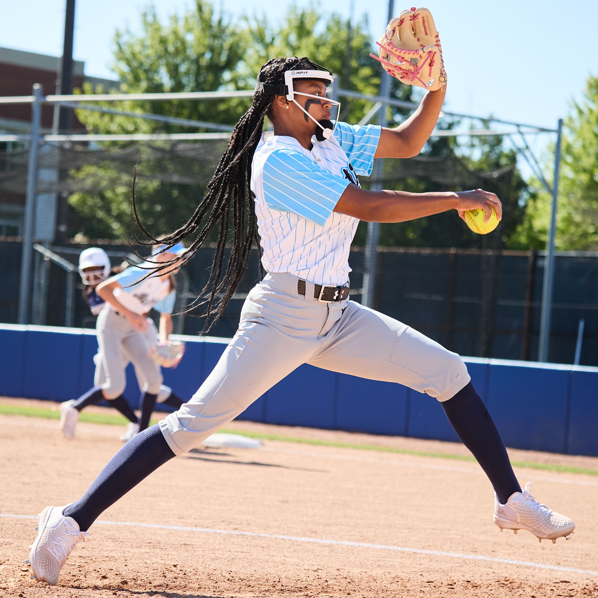 Under Armour Women's Glyde 2.0 MT Metal Fastpitch Softball Cleats product image