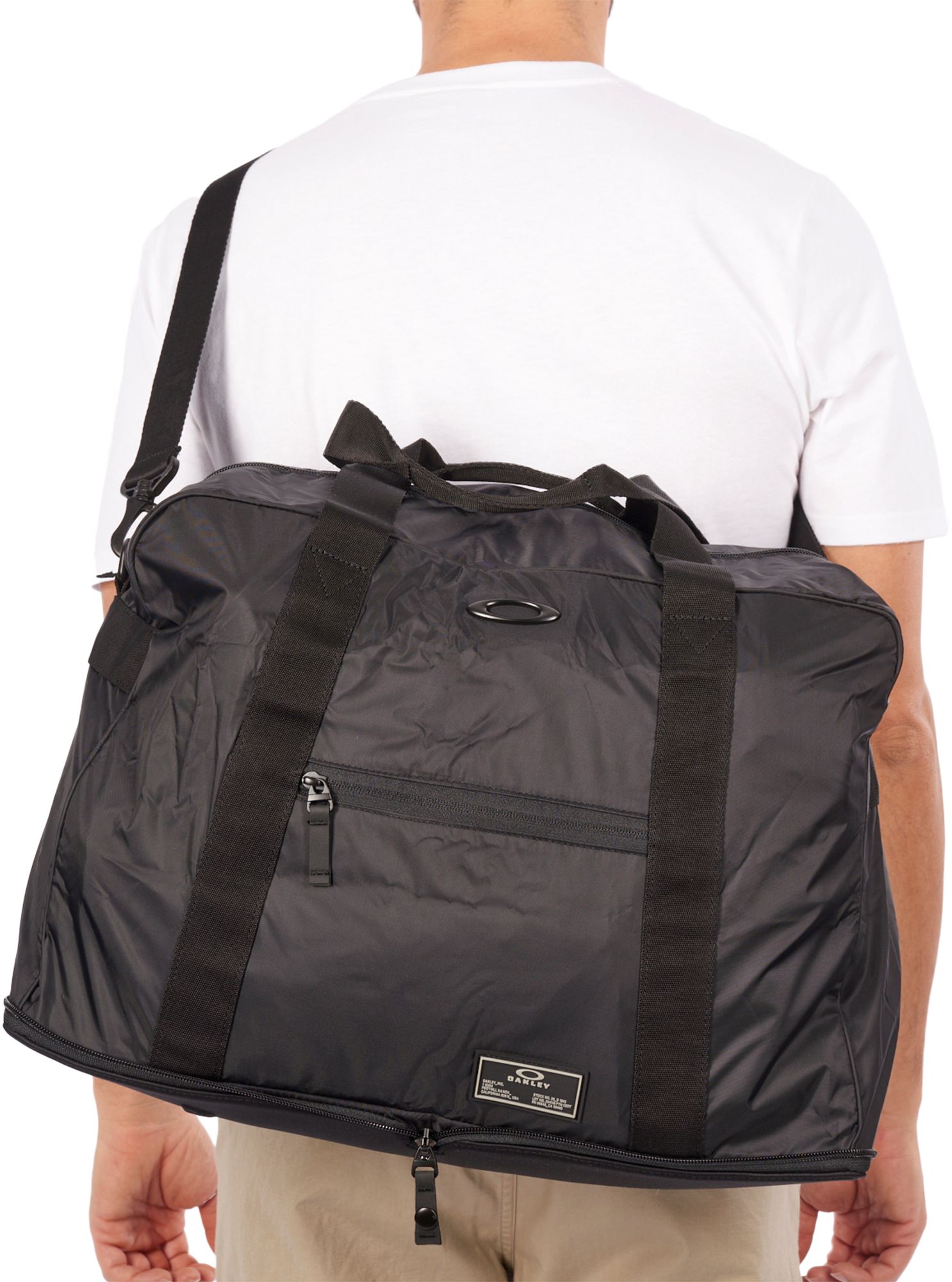 oakley packable duffel