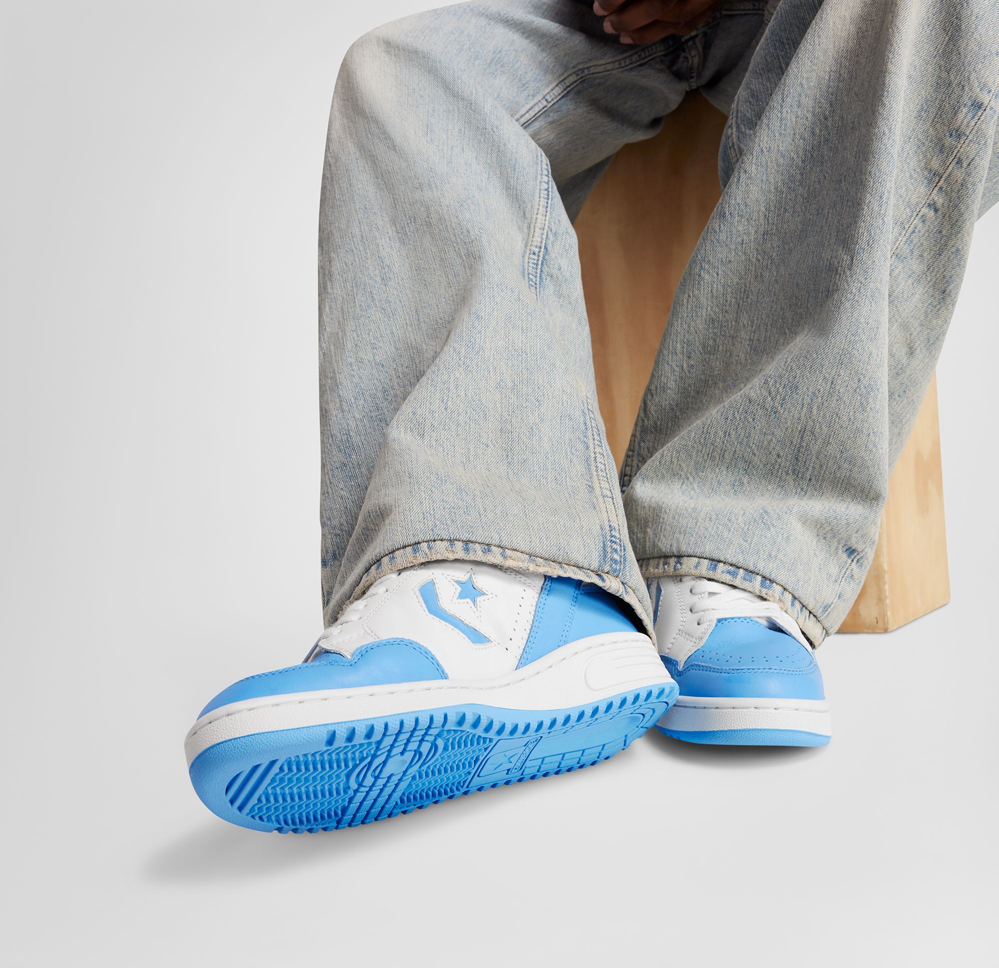 Converse Men's Weapon Mid Shoes product image