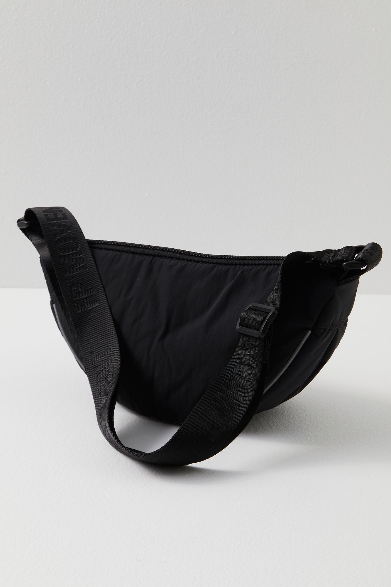 FP Movement Women's Bulls Eye Sling Bag product image