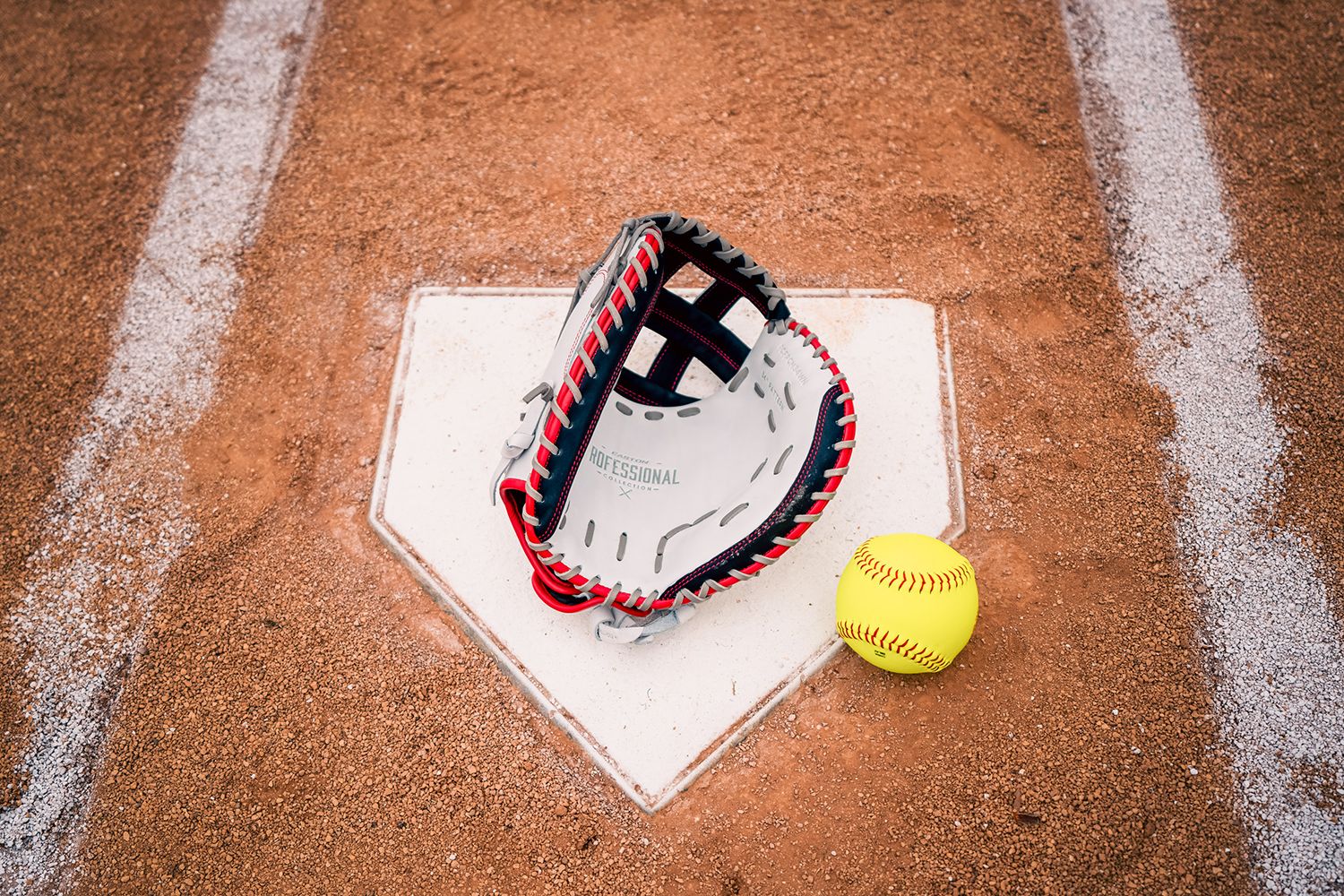 Easton 34" Professional Collection Color Splash Series Fastpitch Catcher's Mitt product image