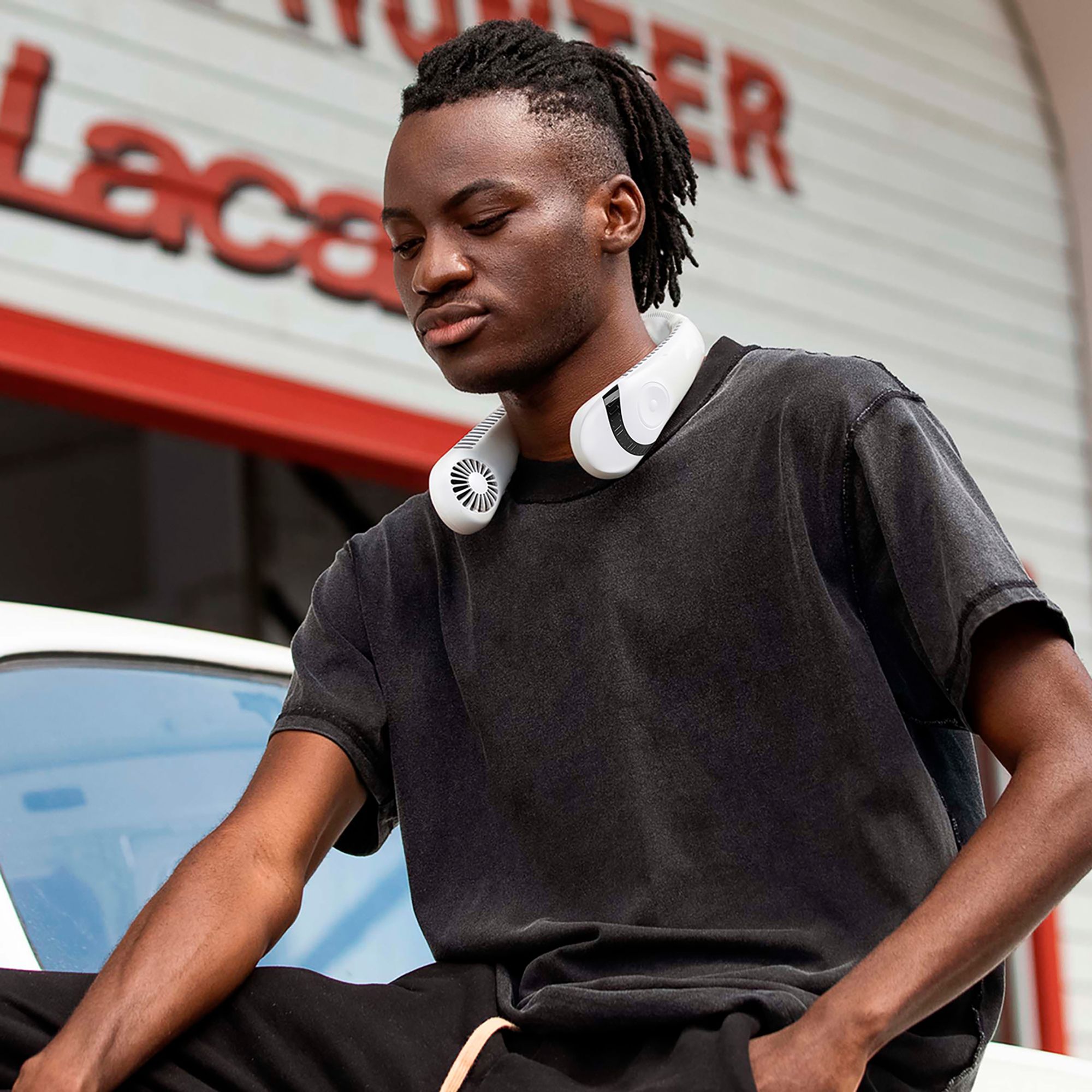 AlphaCool Wearable Bladeless Neck Fan product image