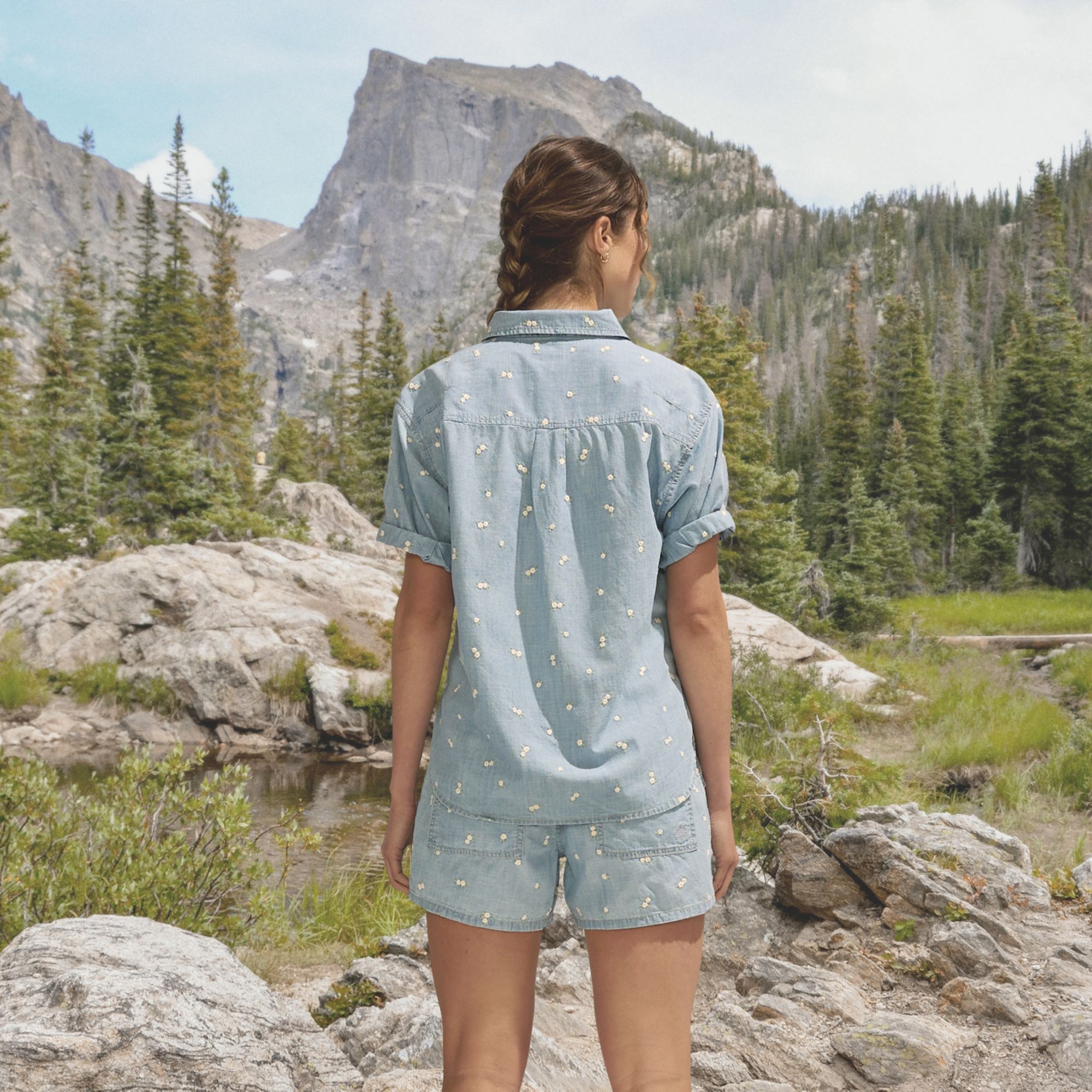 Alpine Design Women's Short Sleeve Embroidered Chambray Camp Shirt product image