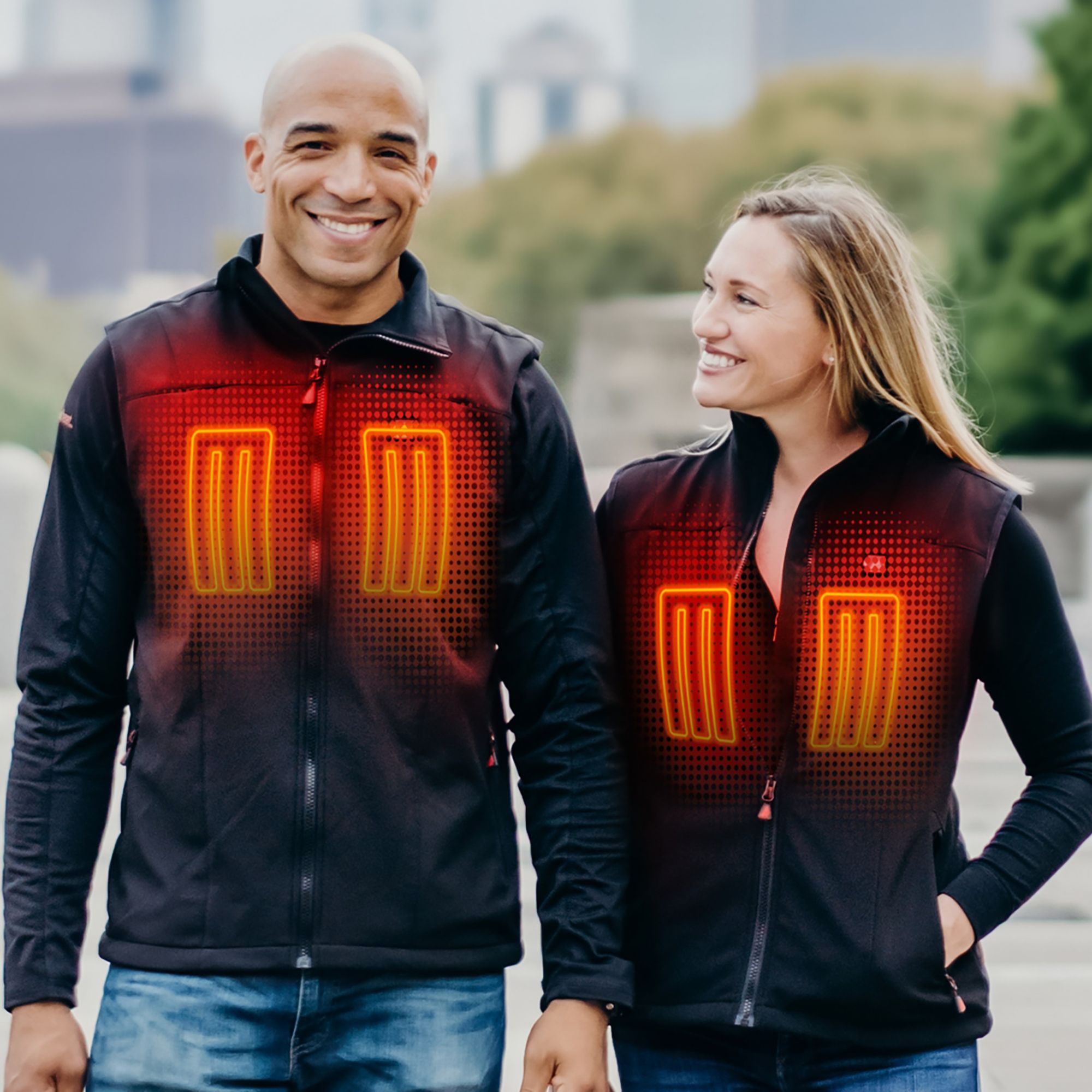 ActionHeat Women's Kansas City Chiefs Black 5V Battery Heated Softshell Vest product image