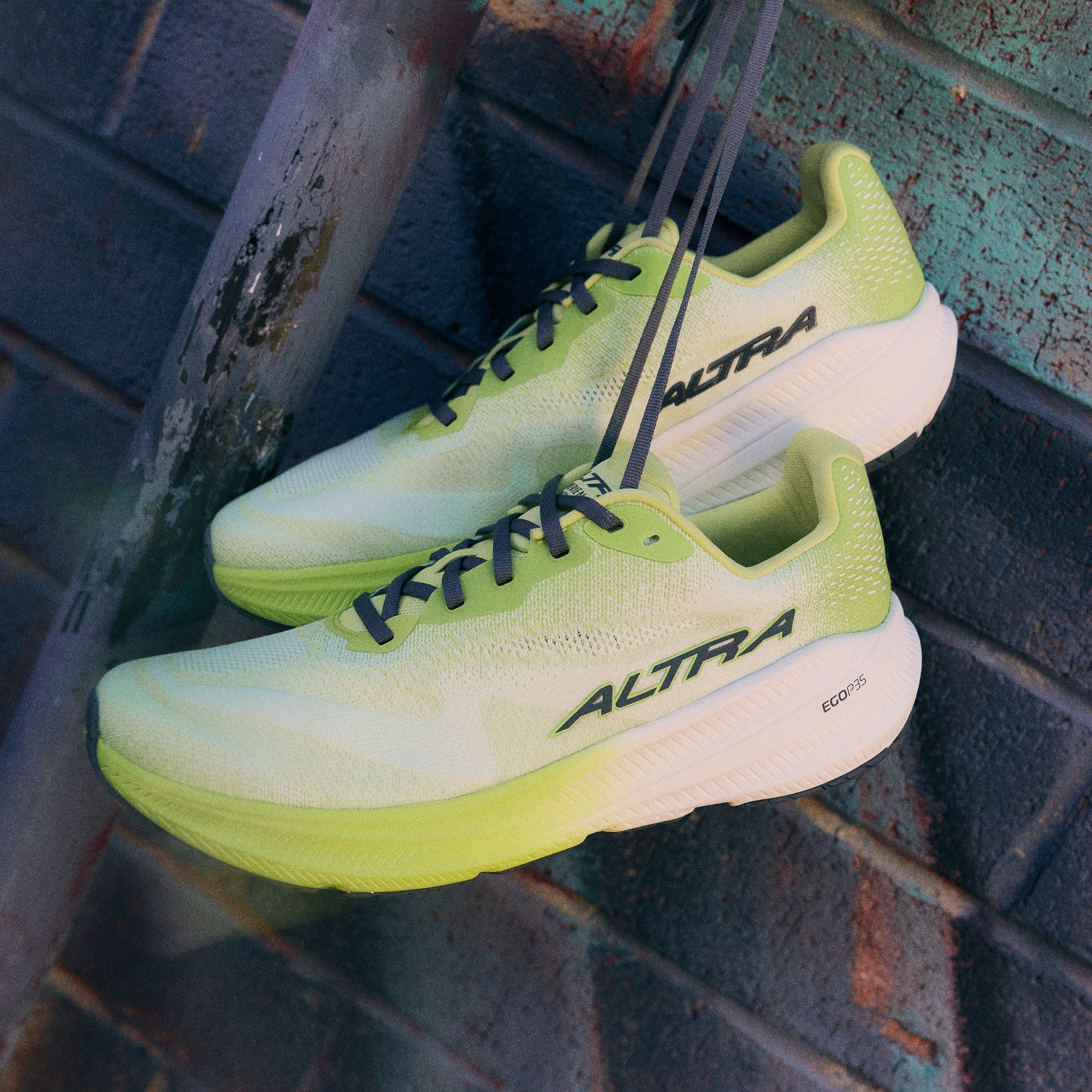 Altra Men's Experience Flow 3 Running Shoes product image