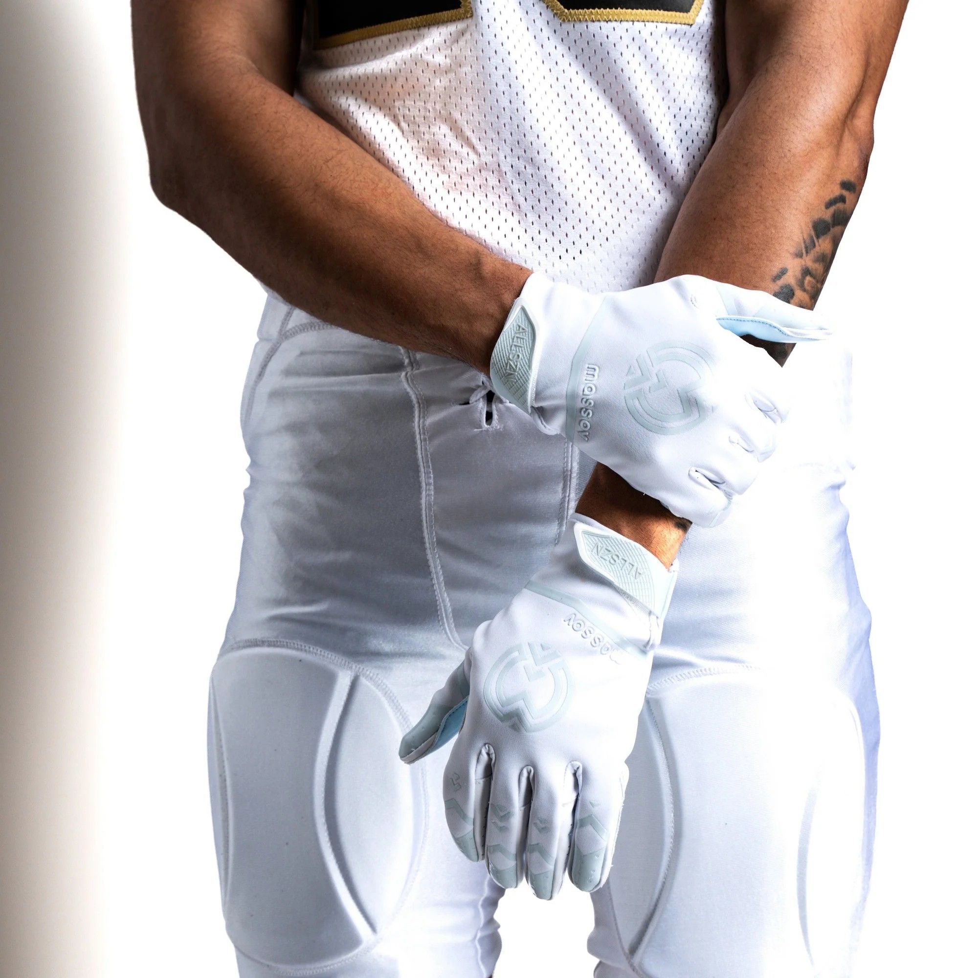 Massov Men's ALLSZN Football Glove product image