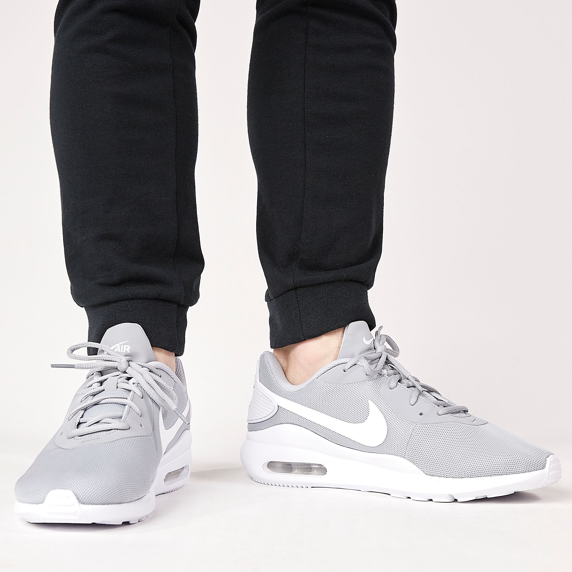 nike men's air max oketo