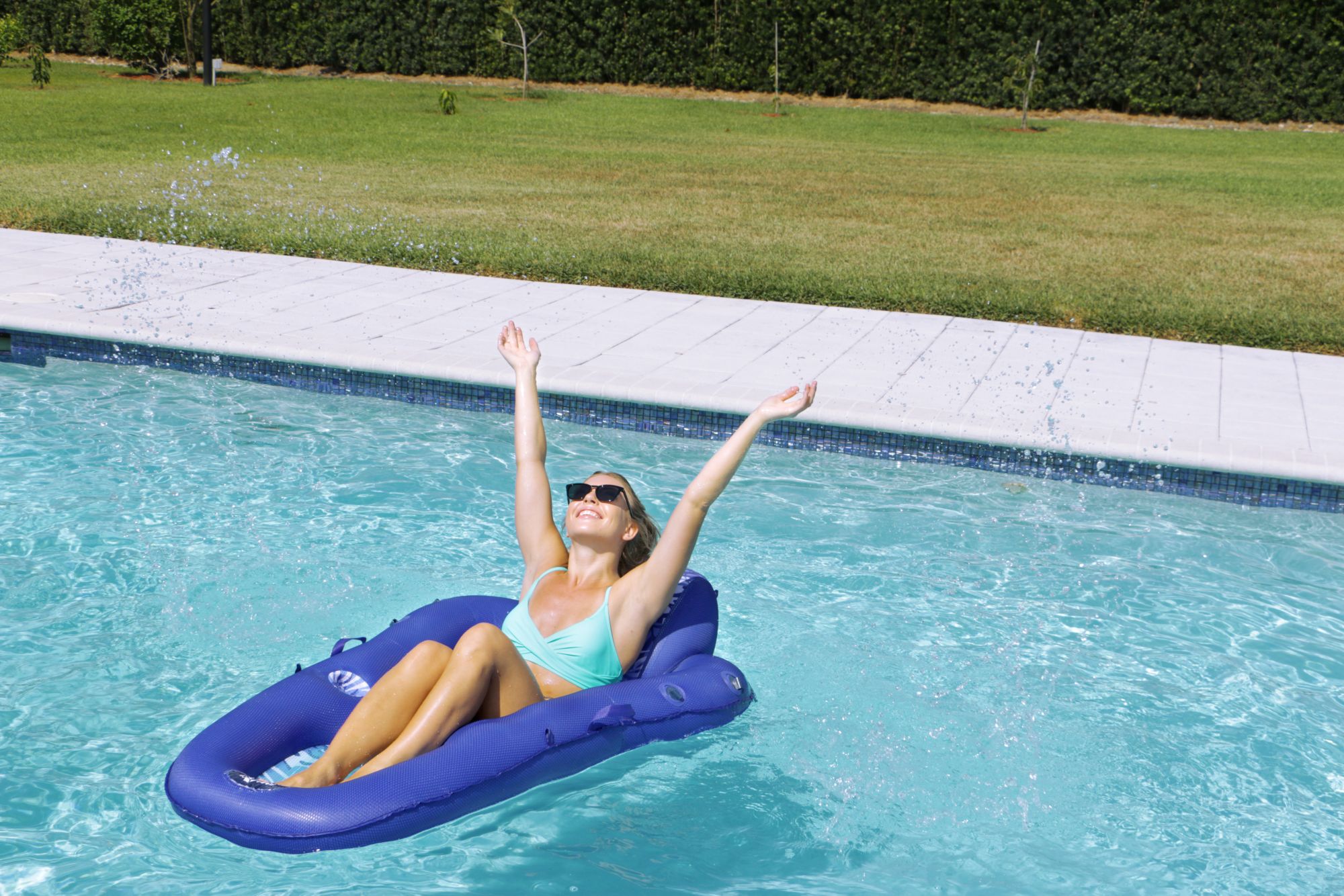 Aqua Luxury Lounge product image