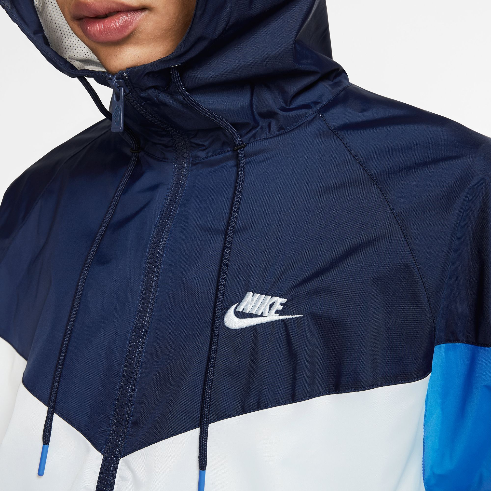 Nike Men's Sportswear 2019 Hooded Windrunner Jacket product image