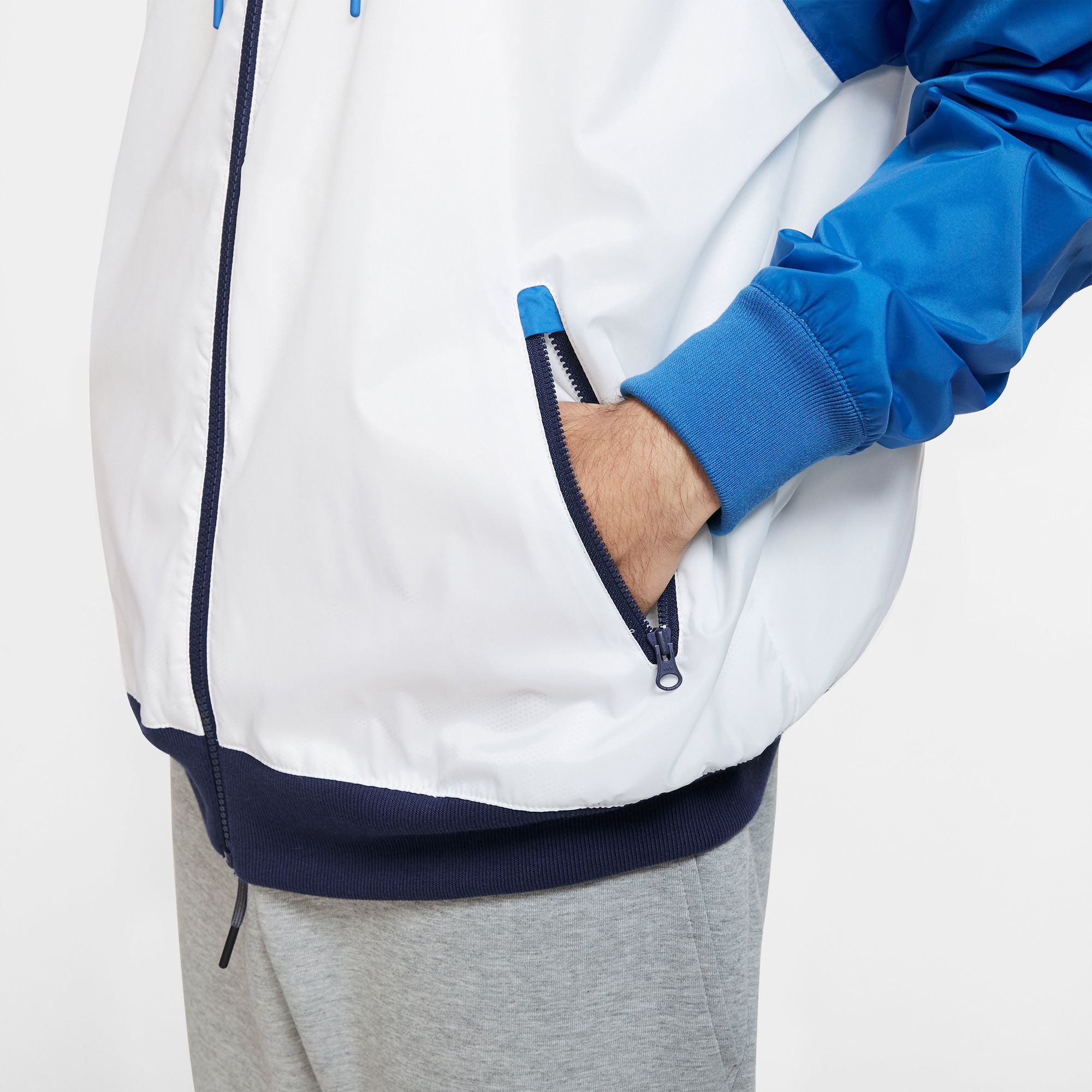 Nike Men's Sportswear 2019 Hooded Windrunner Jacket product image