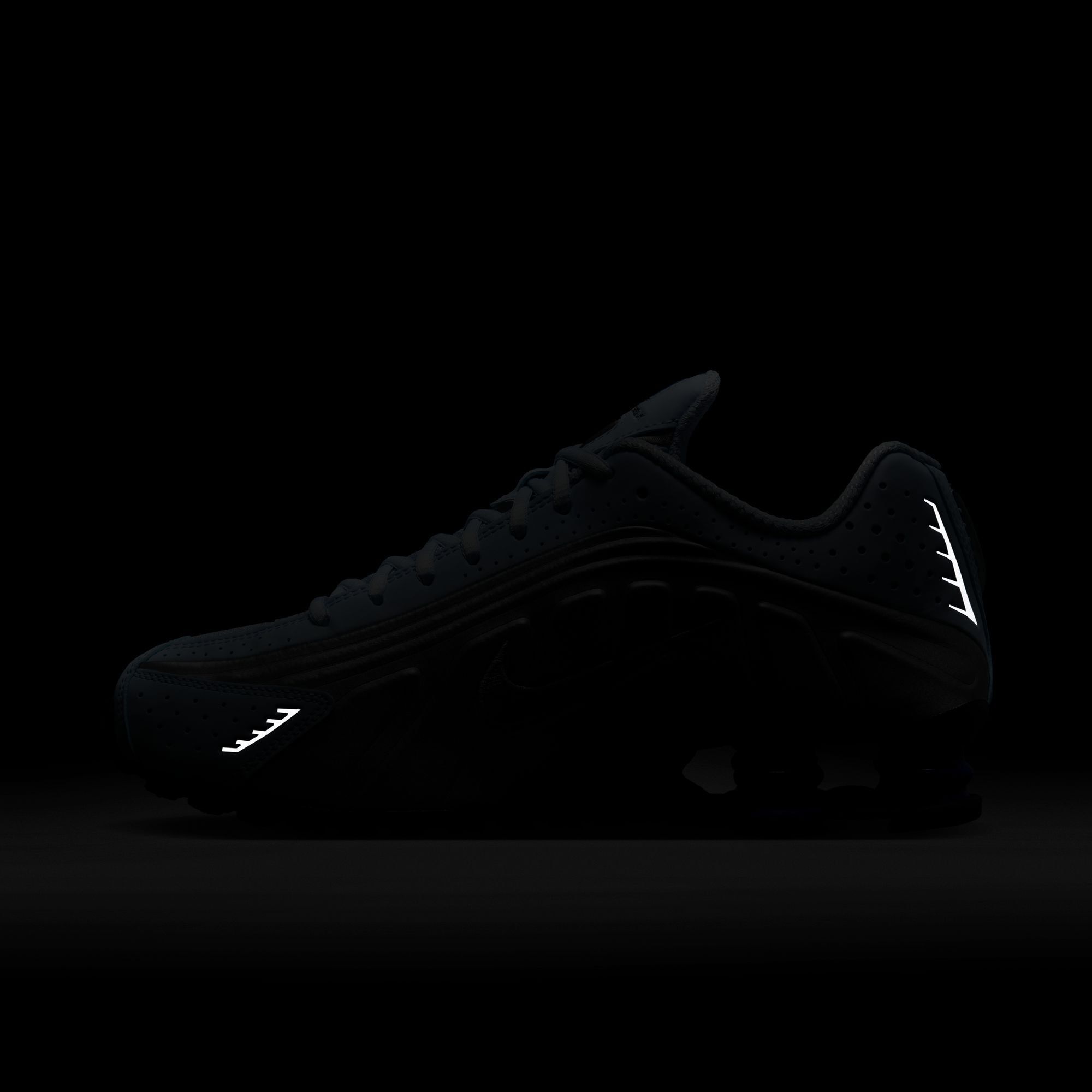 Nike Women's Shox R4 Shoes product image