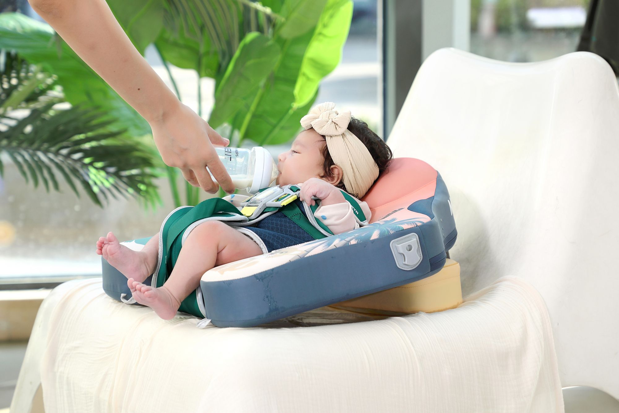 Mambobaby Sunny Navigator Baby Pool Float product image