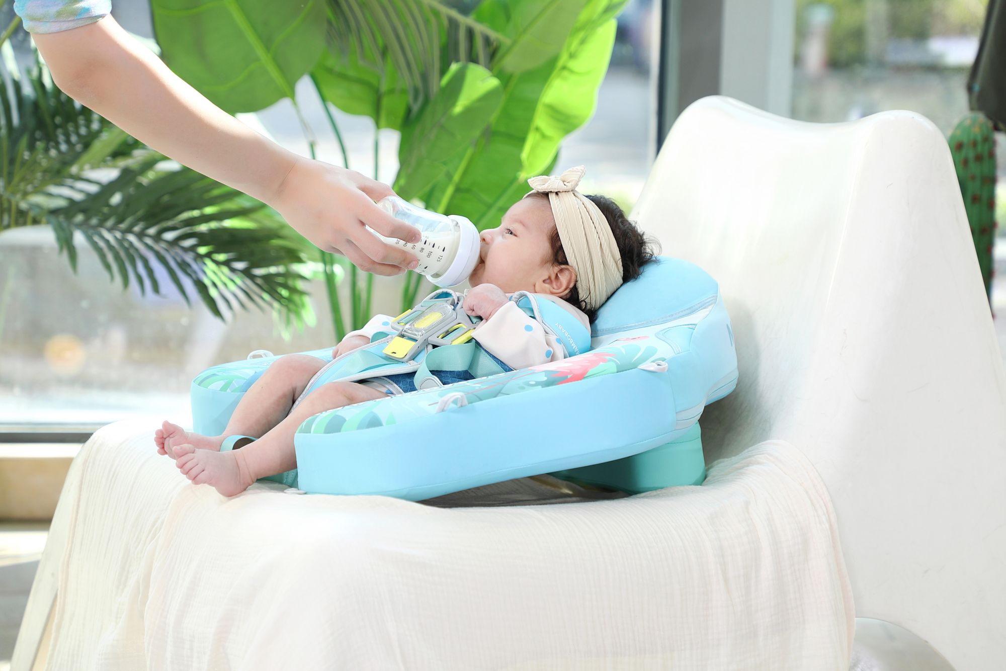 Mambobaby Trendy Voyager Baby Pool Float product image