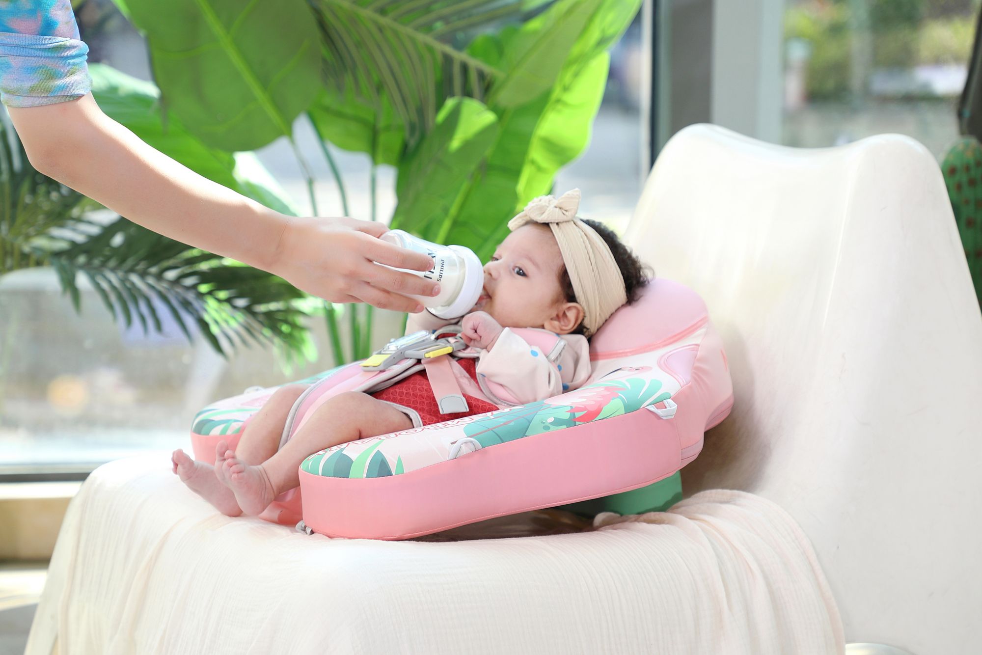 Mambobaby Trendy Voyager Baby Pool Float product image