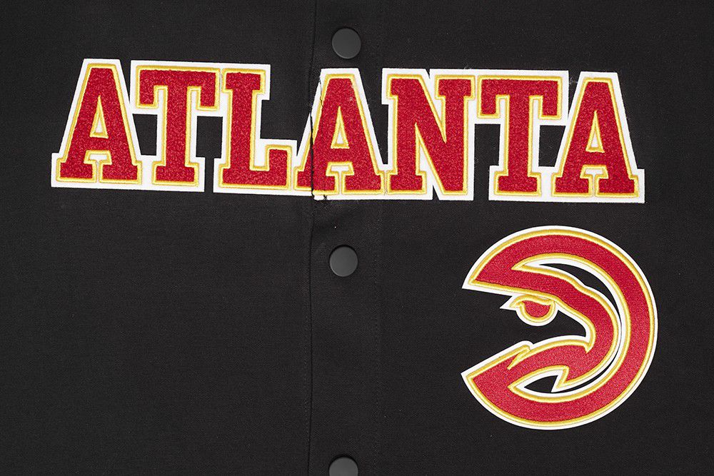 Pro Standard Men's Atlanta Hawks Black Classic Warm Up Jacket product image