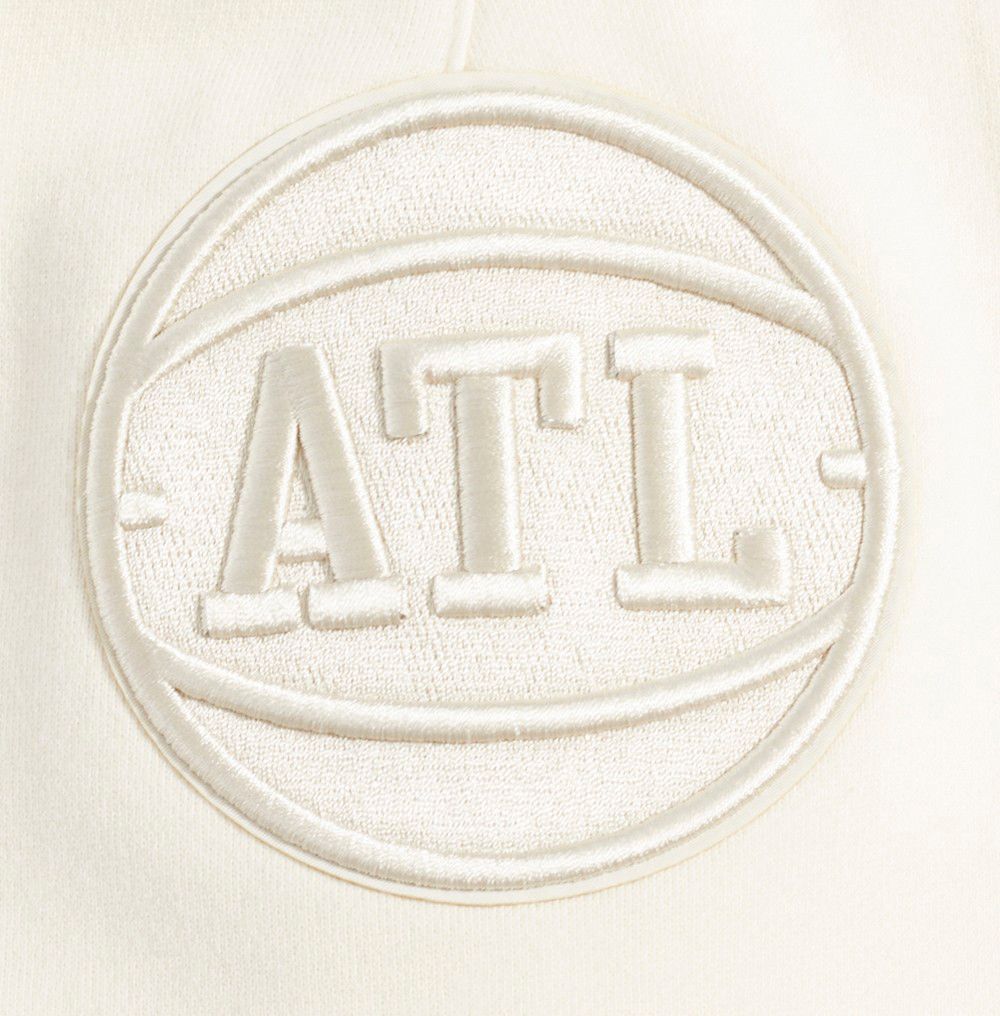 Pro Standard Men's Atlanta Hawks Off White Neutral Fleece Shorts product image