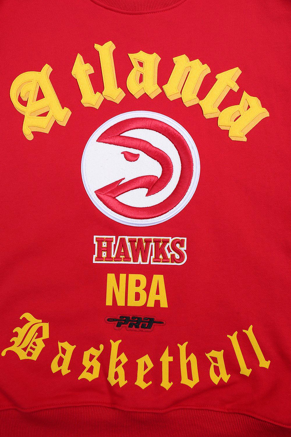 Pro Standard Men's Atlanta Hawks Red Old English Fleece Crewneck Sweatshirt product image