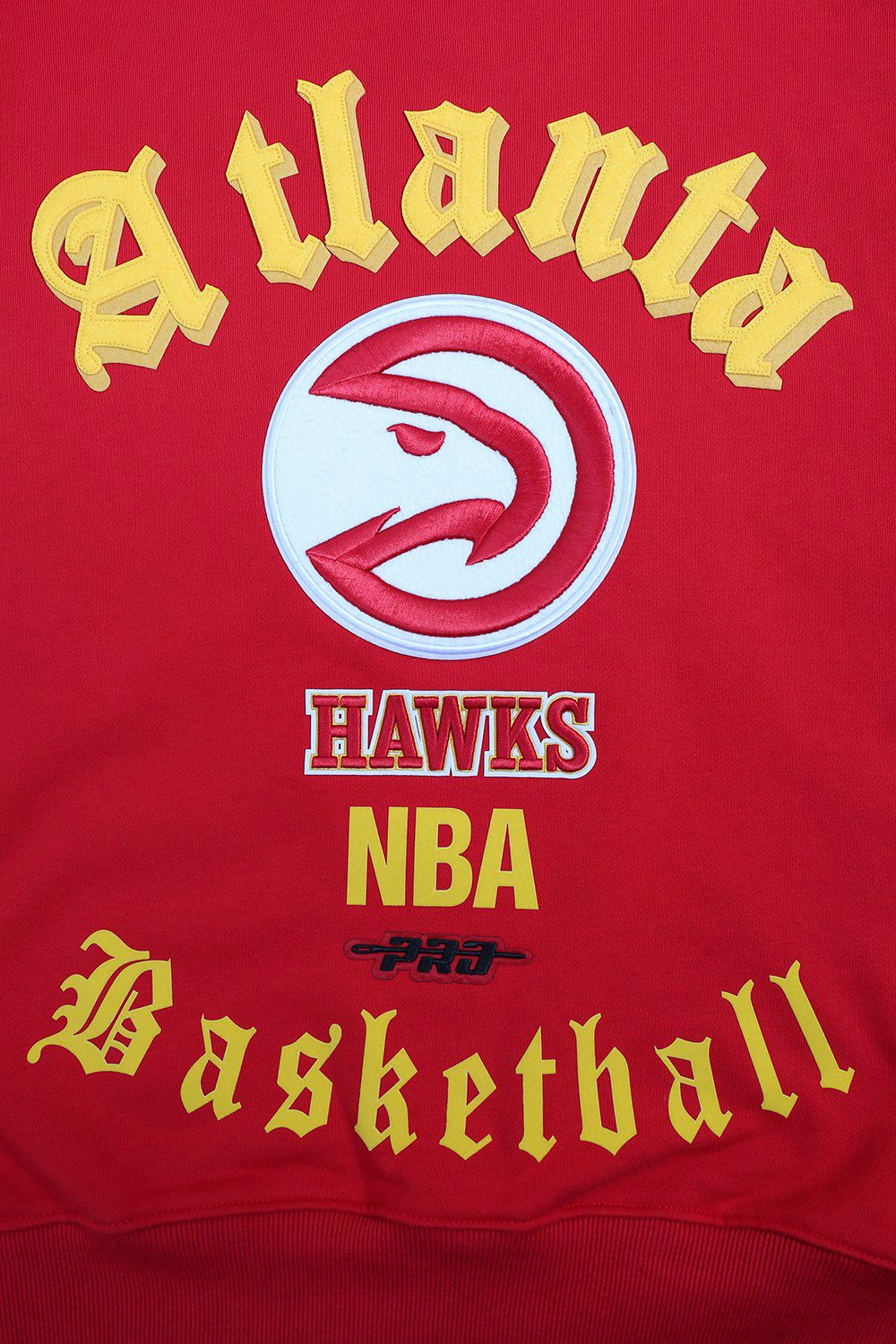 Pro Standard Men's Atlanta Hawks Red Old English Fleece Crewneck Sweatshirt product image