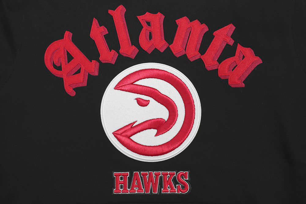Pro Standard Men's Atlanta Hawks Black Old English Fleece Pullover Hoodie product image