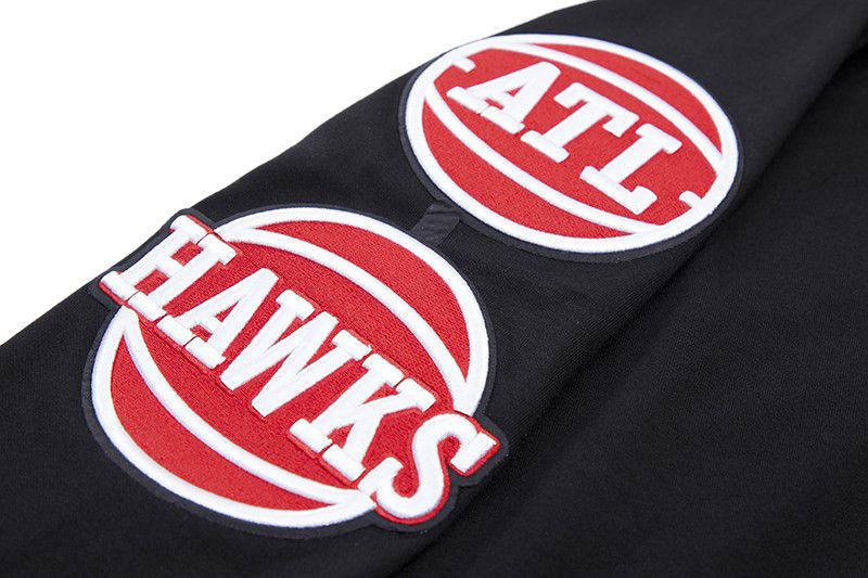 Pro Standard Men's Atlanta Hawks Black Classic Chenille Pullover Hoodie product image