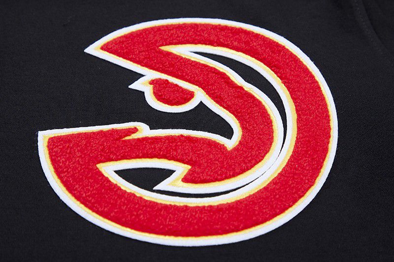Pro Standard Men's Atlanta Hawks Black Classic Chenille Pullover Hoodie product image