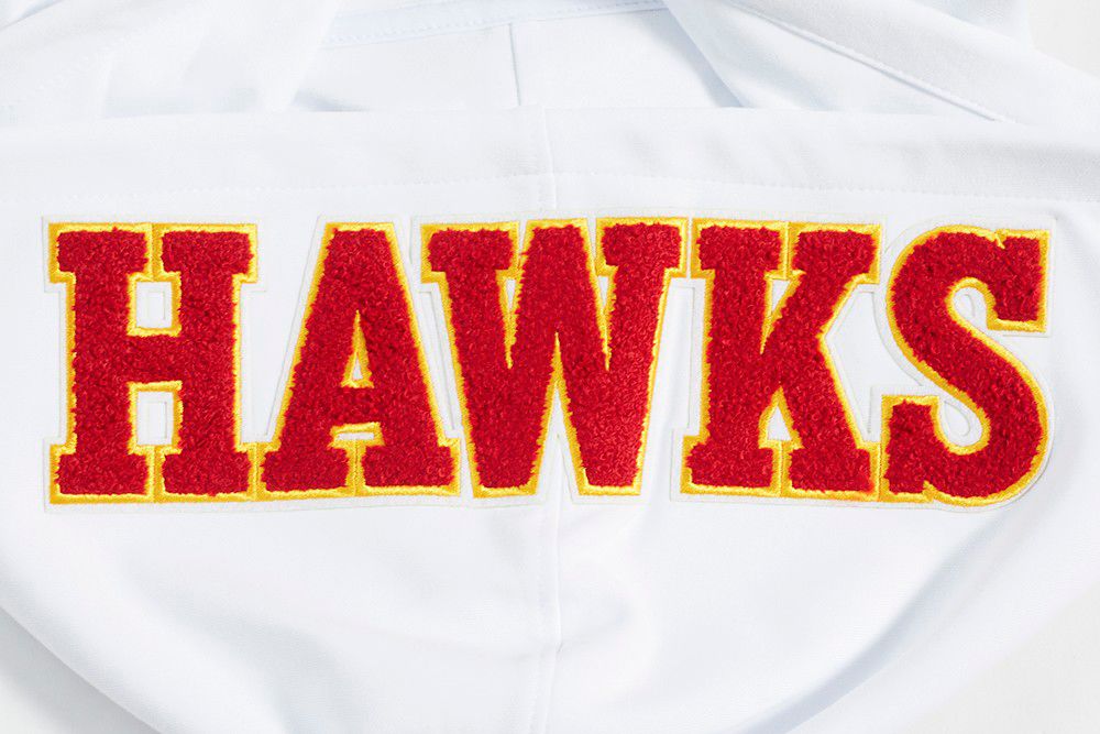 Pro Standard Men's Atlanta Hawks White Classic Chenille Pullover Hoodie product image