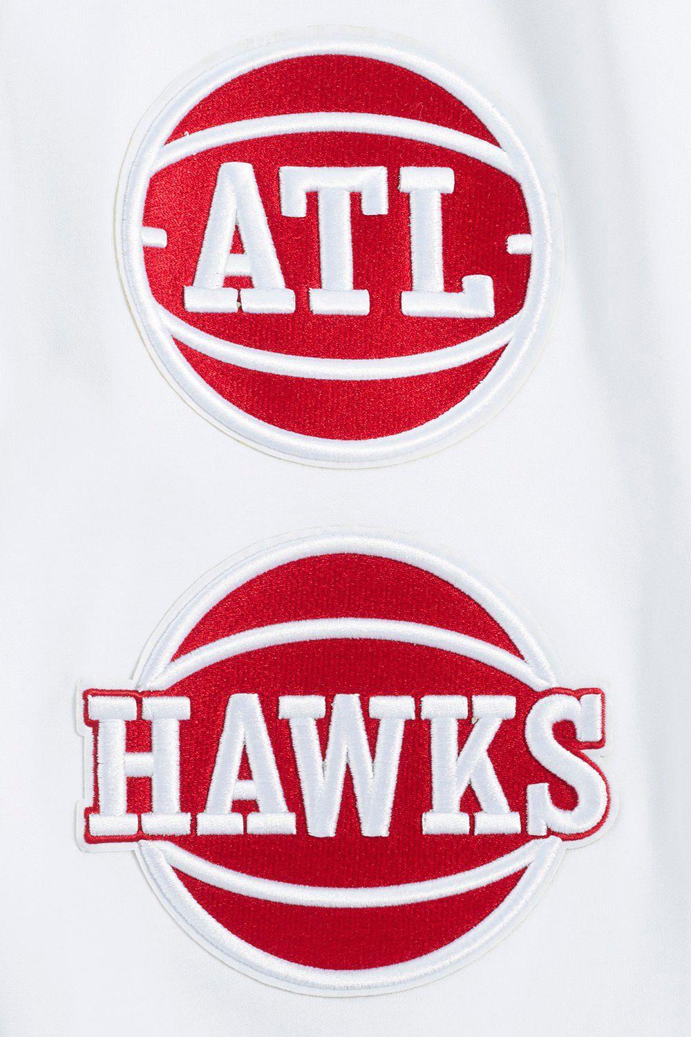 Pro Standard Men's Atlanta Hawks White Classic Chenille Pullover Hoodie product image