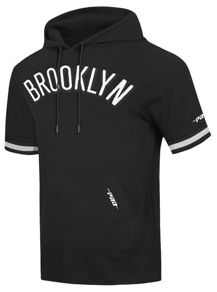 Pro Standard Men's Brooklyn Nets Black Classic Chenille Short Sleeve Pullover Hoodie product image