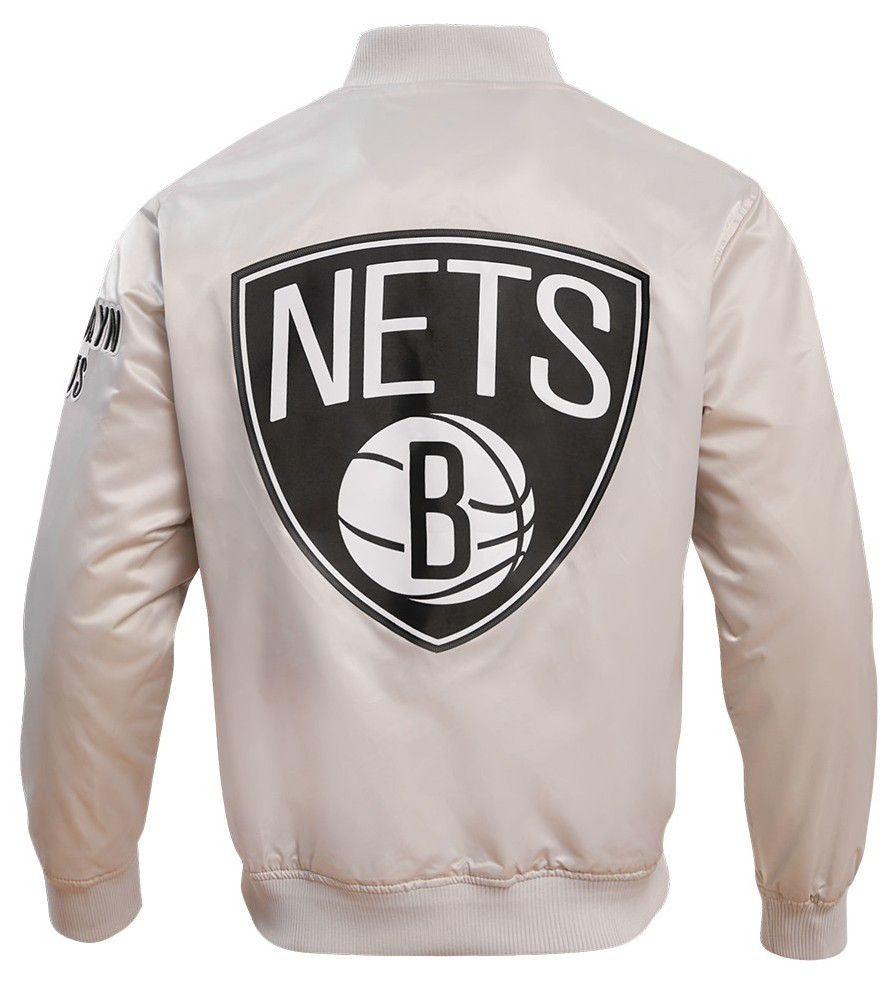 Pro Standard Men's Brooklyn Nets Silver Big Logo Satin Jacket product image