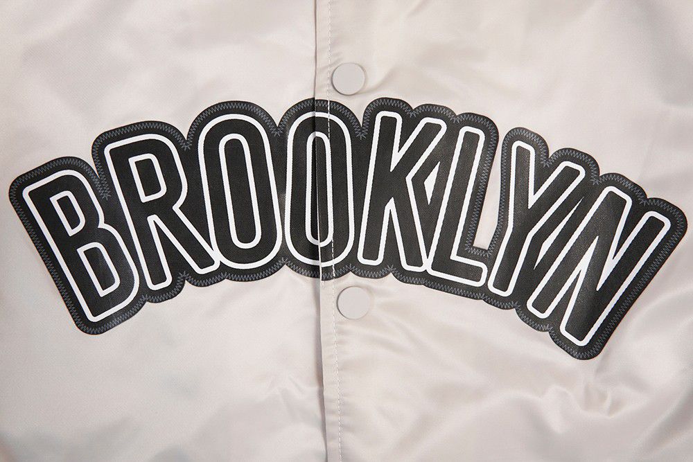 Pro Standard Men's Brooklyn Nets Silver Big Logo Satin Jacket product image