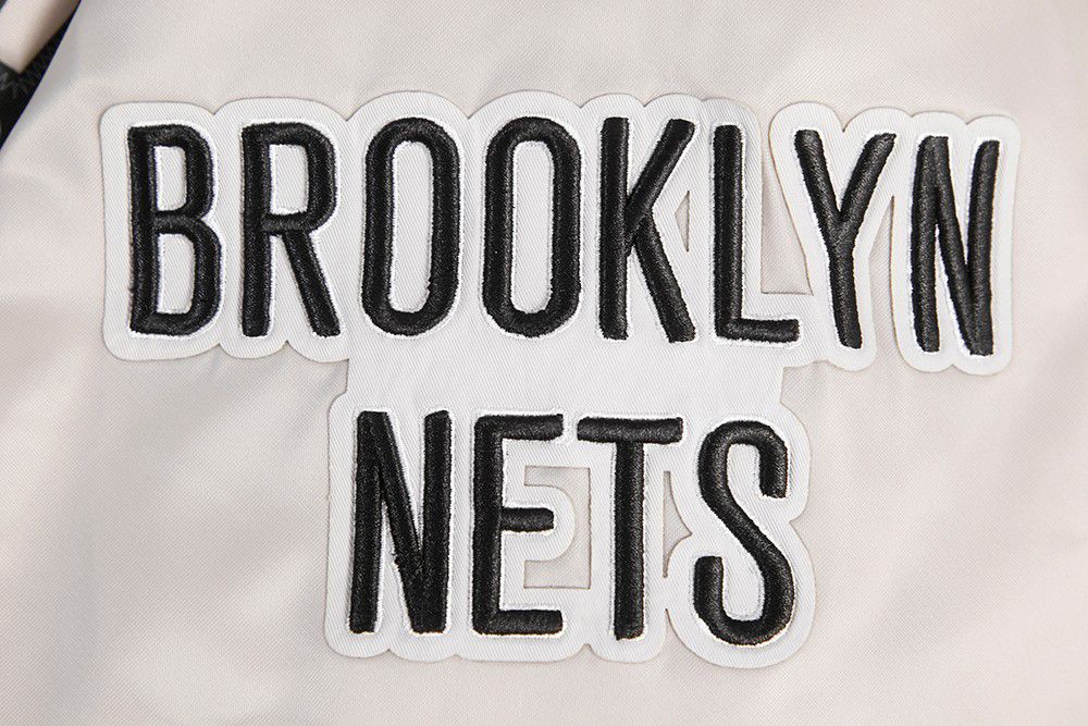 Pro Standard Men's Brooklyn Nets Silver Big Logo Satin Jacket product image