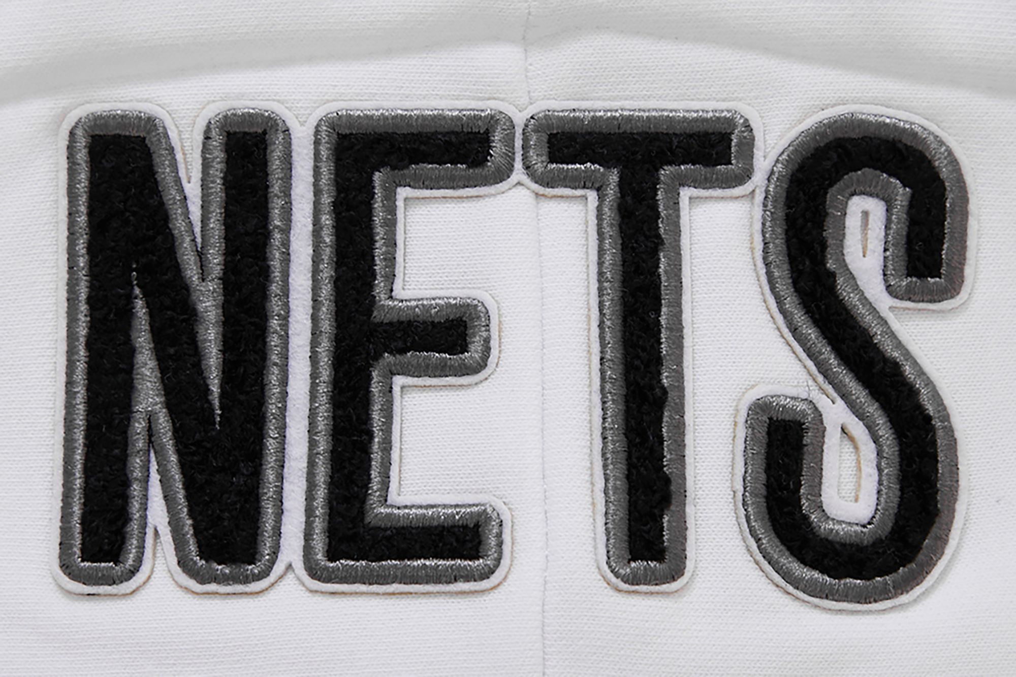 Pro Standard Women's Brooklyn Nets White Fleece Pullover Hoodie product image