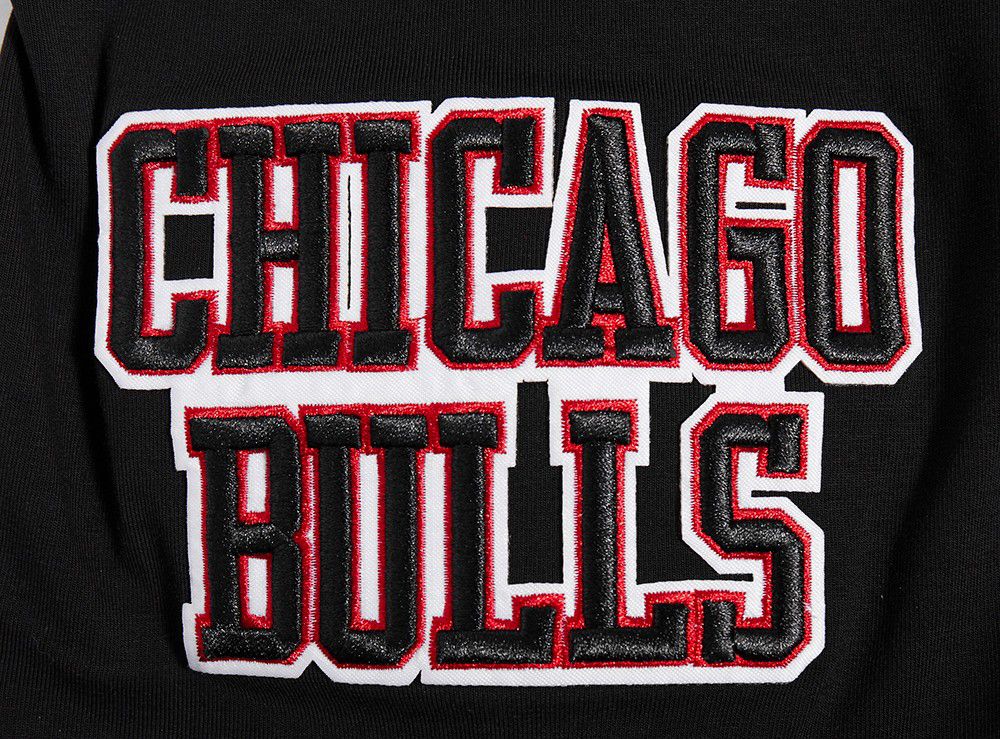Pro Standard Men's Chicago Bulls Black Old English Short Sleeve T-Shirt product image