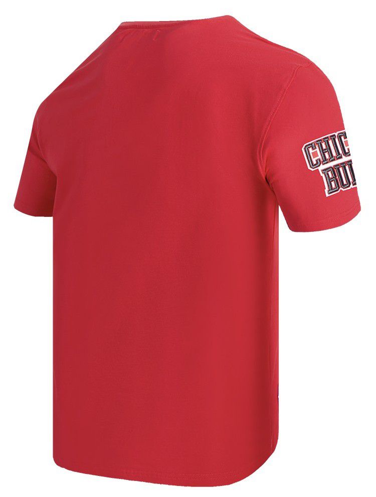 Pro Standard Men's Chicago Bulls Red Old English Short Sleeve T-Shirt product image